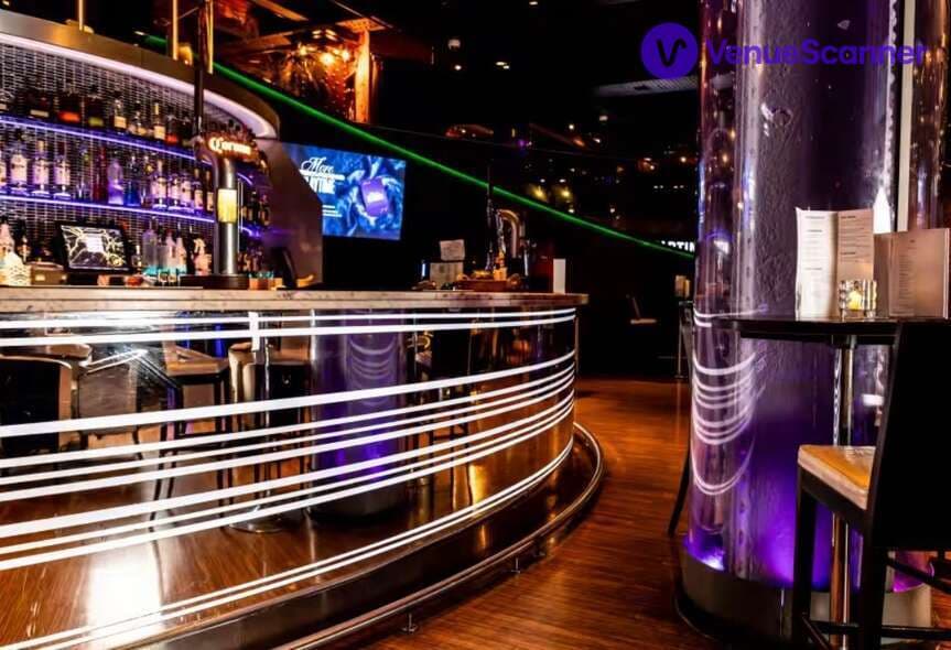 Manchester235, Vega Lounge photo #3