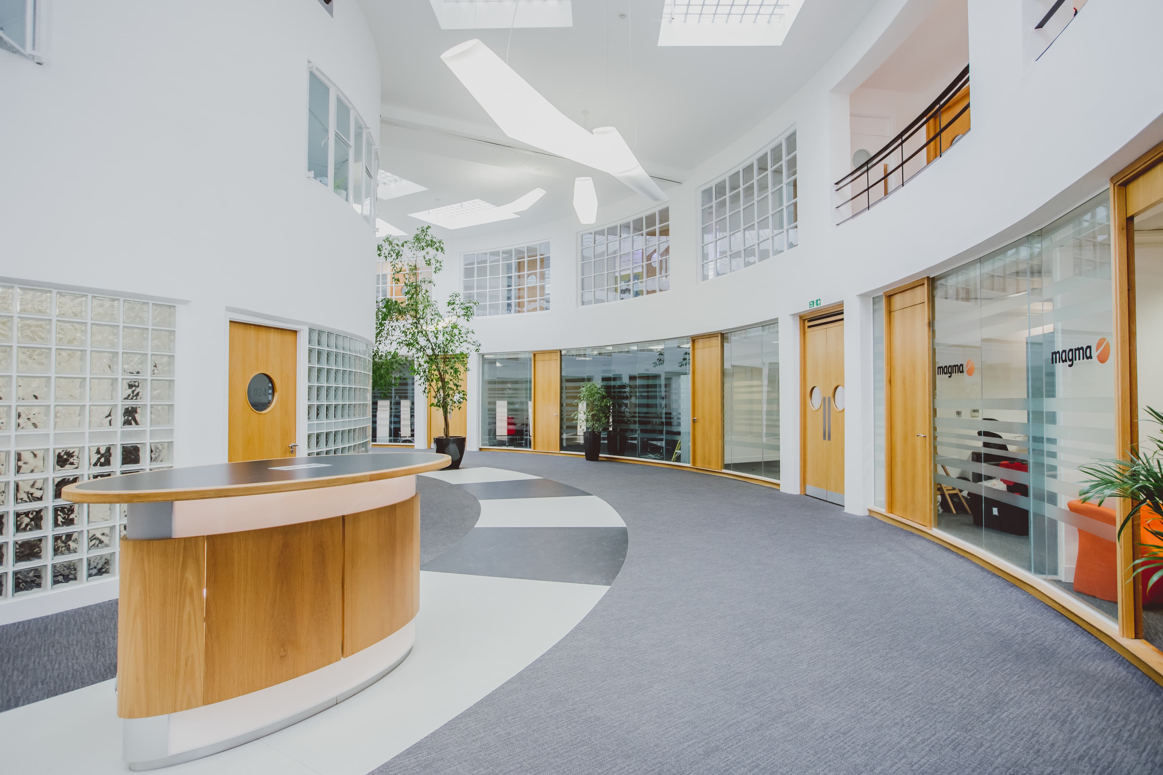 Orega Gatwick, Vanguard, undefined photo #4