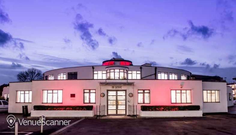 Orega Gatwick, Dakota photo #3