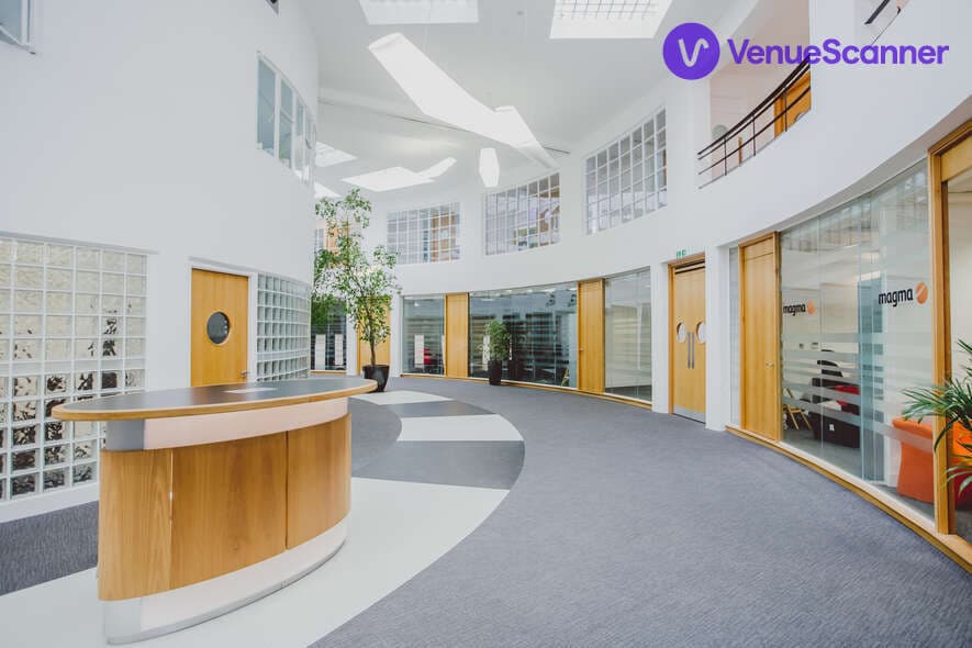 Orega Gatwick photo #3