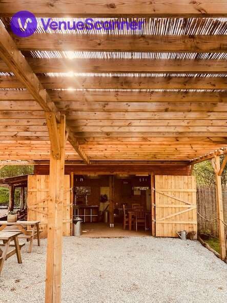 Stunning Lodging, Spaces And Grounds In Nature | 1 Hour From London, Woodland Barn photo #3