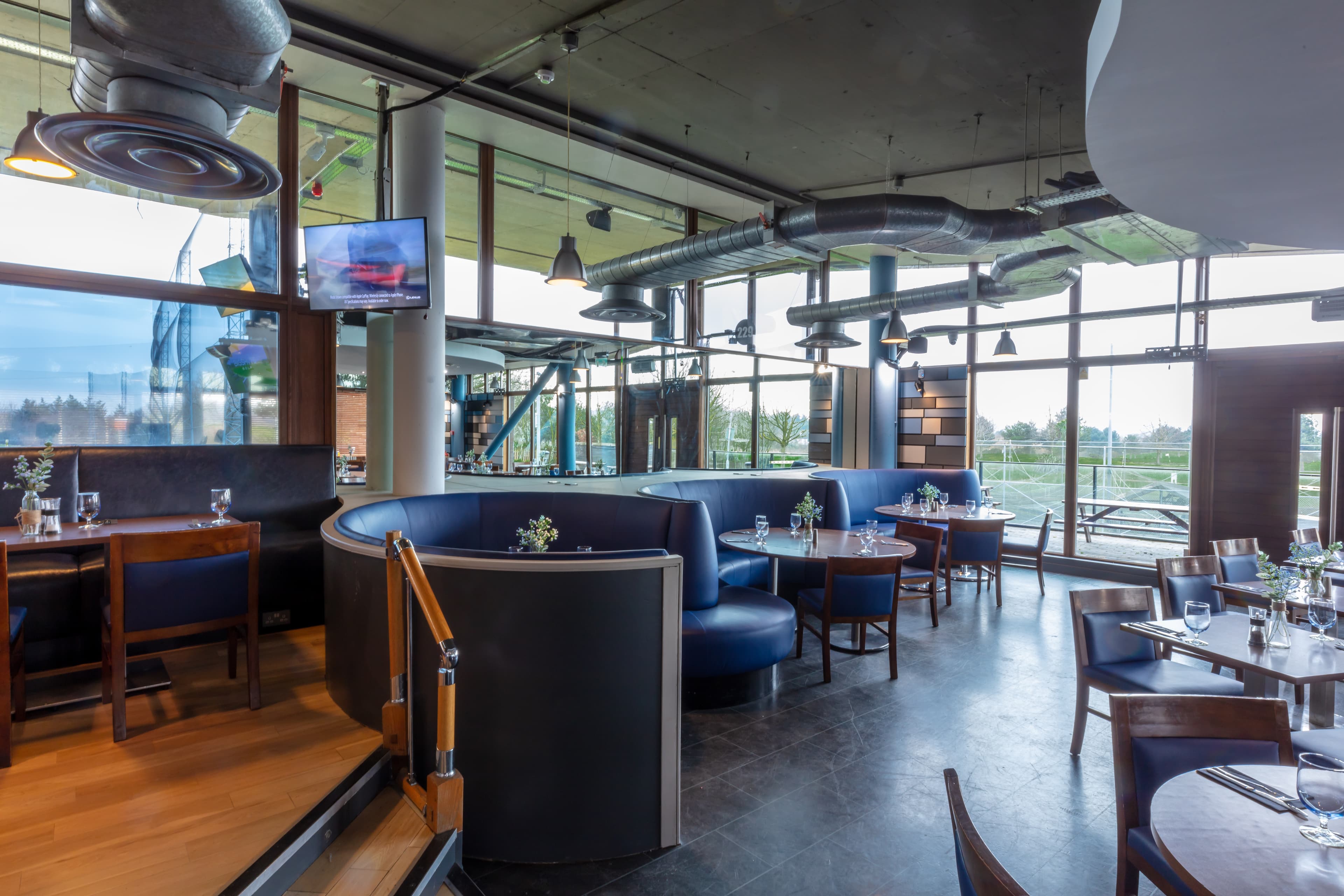 Blue Zenzer Restaurant, BigShots Golf Northwick Park photo #9