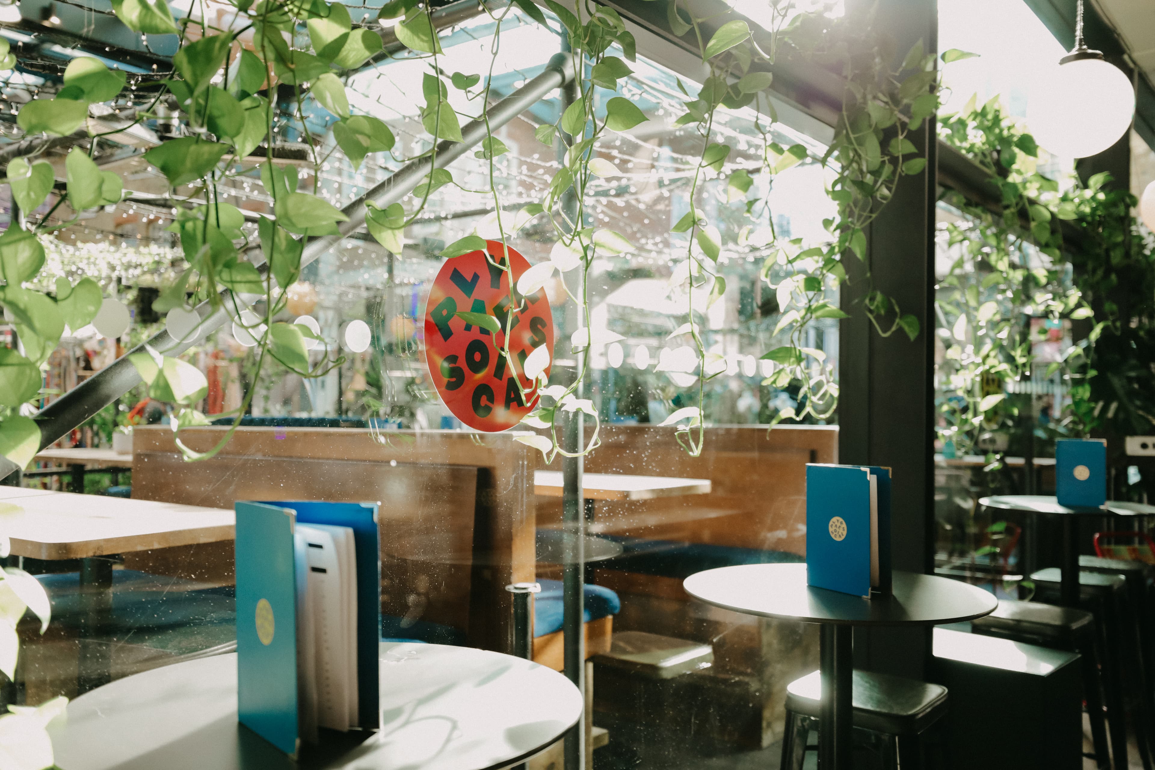 The Social Table – Indoor, Players Social photo #3