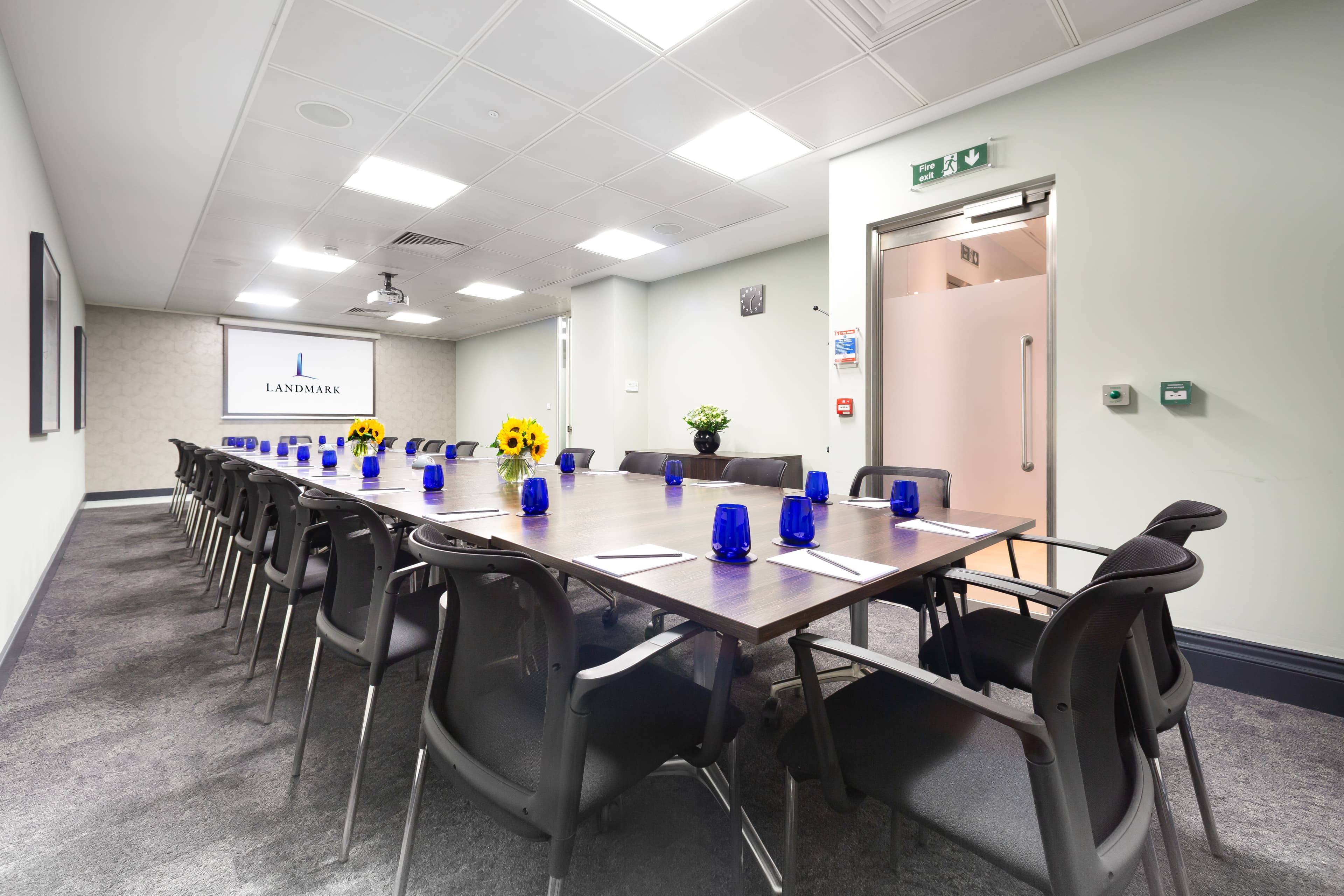 Cornhill, 1 Royal Exchange photo #1