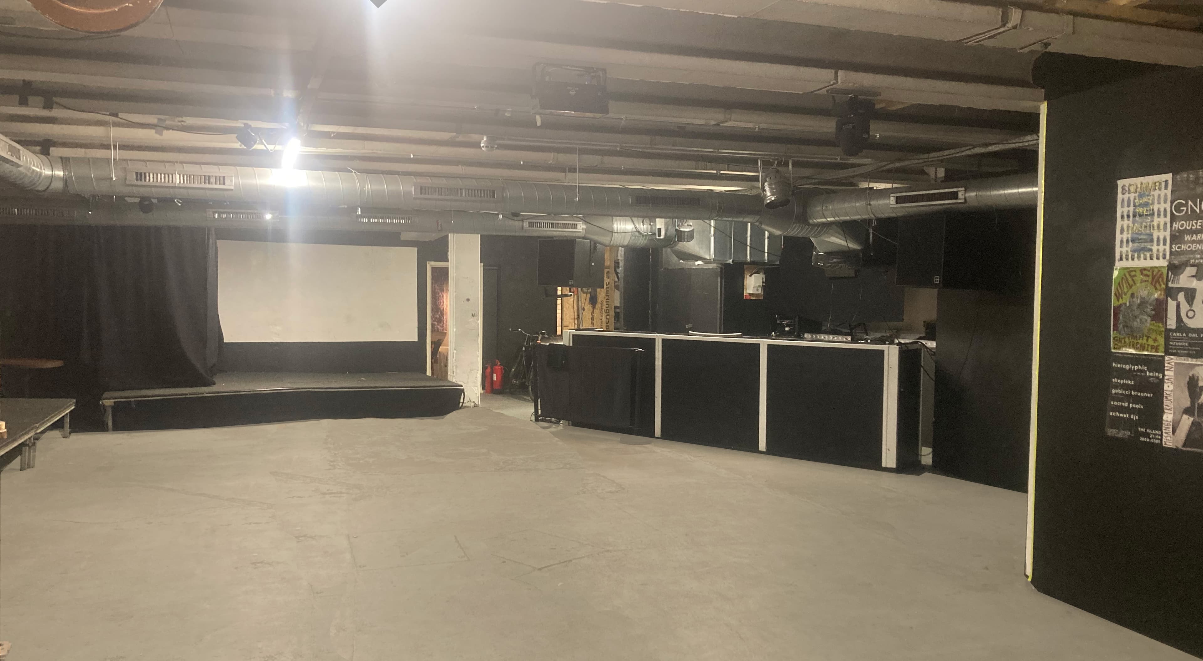 Back Room, Strange Brew photo #2