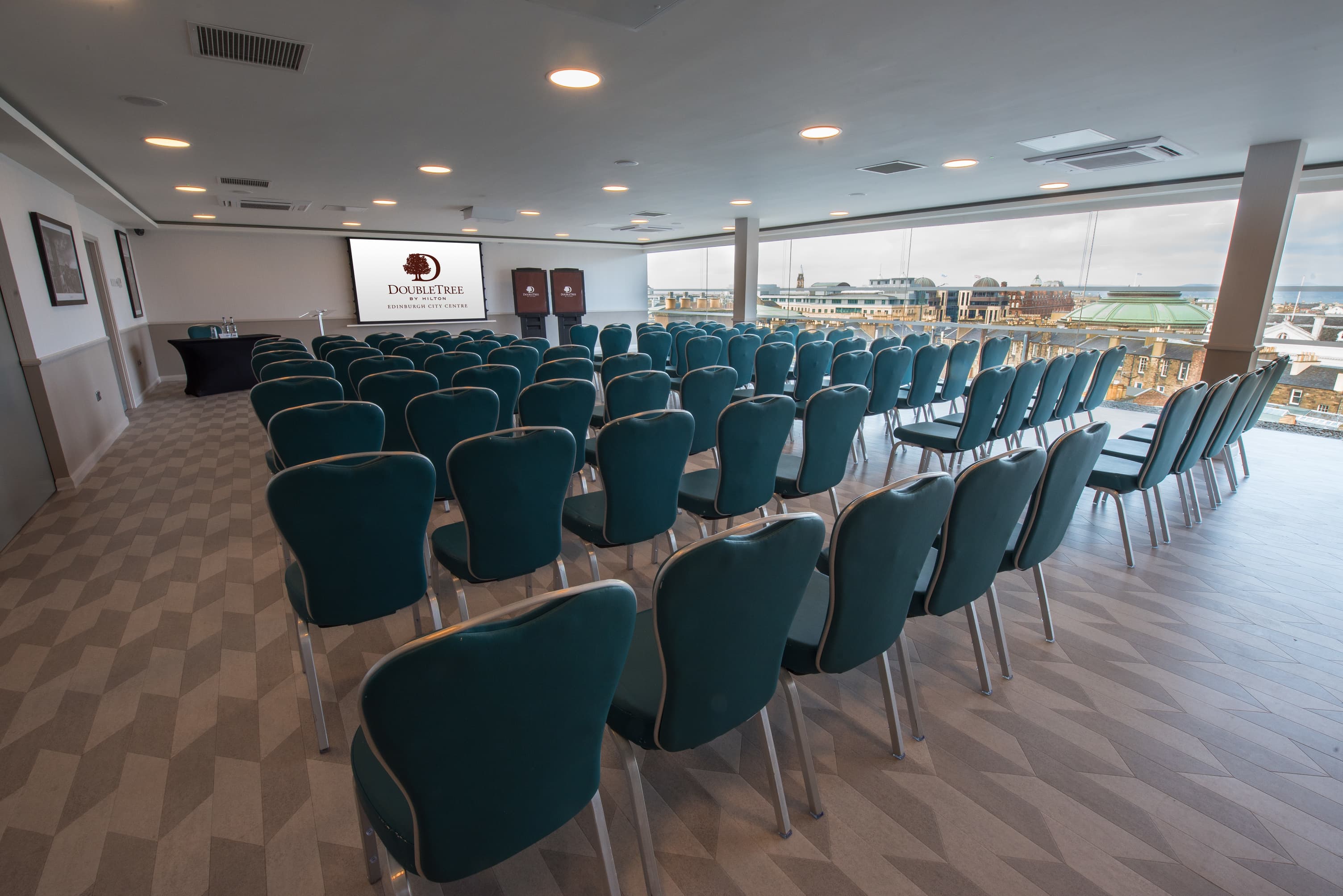 The Penthouse / Skybar, Doubletree By Hilton Edinburgh City Centre photo #18