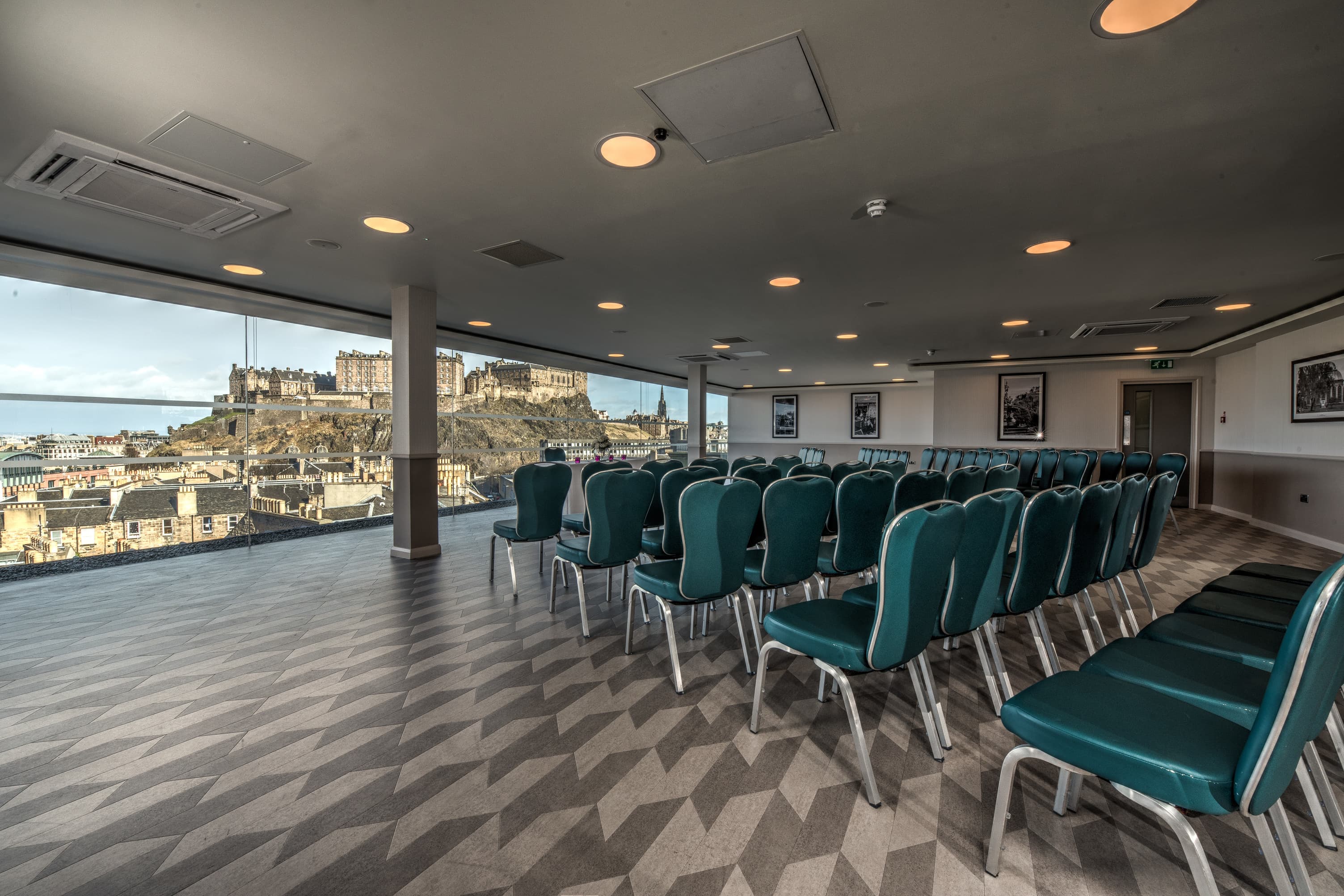 The Penthouse / Skybar, Doubletree By Hilton Edinburgh City Centre photo #14