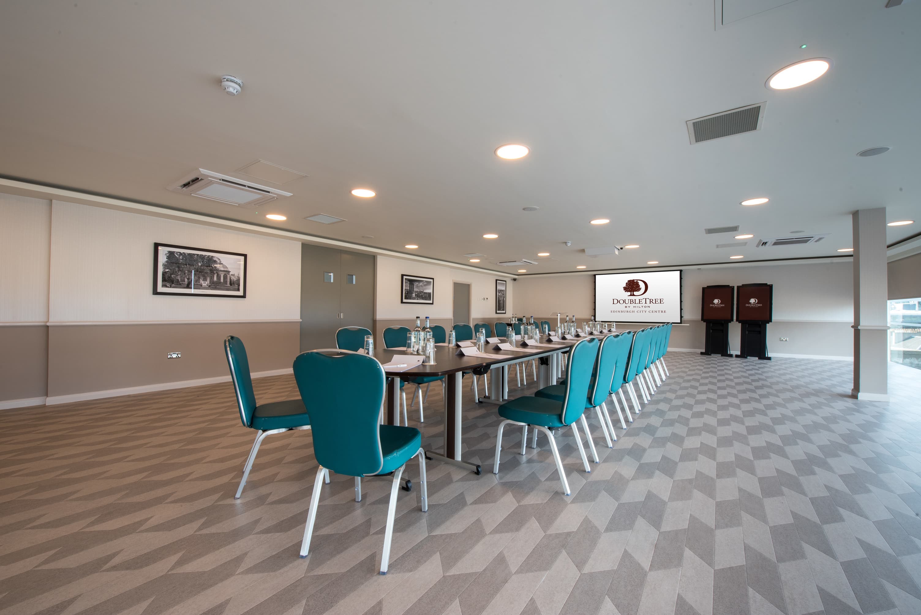 The Penthouse / Skybar, Doubletree By Hilton Edinburgh City Centre photo #3