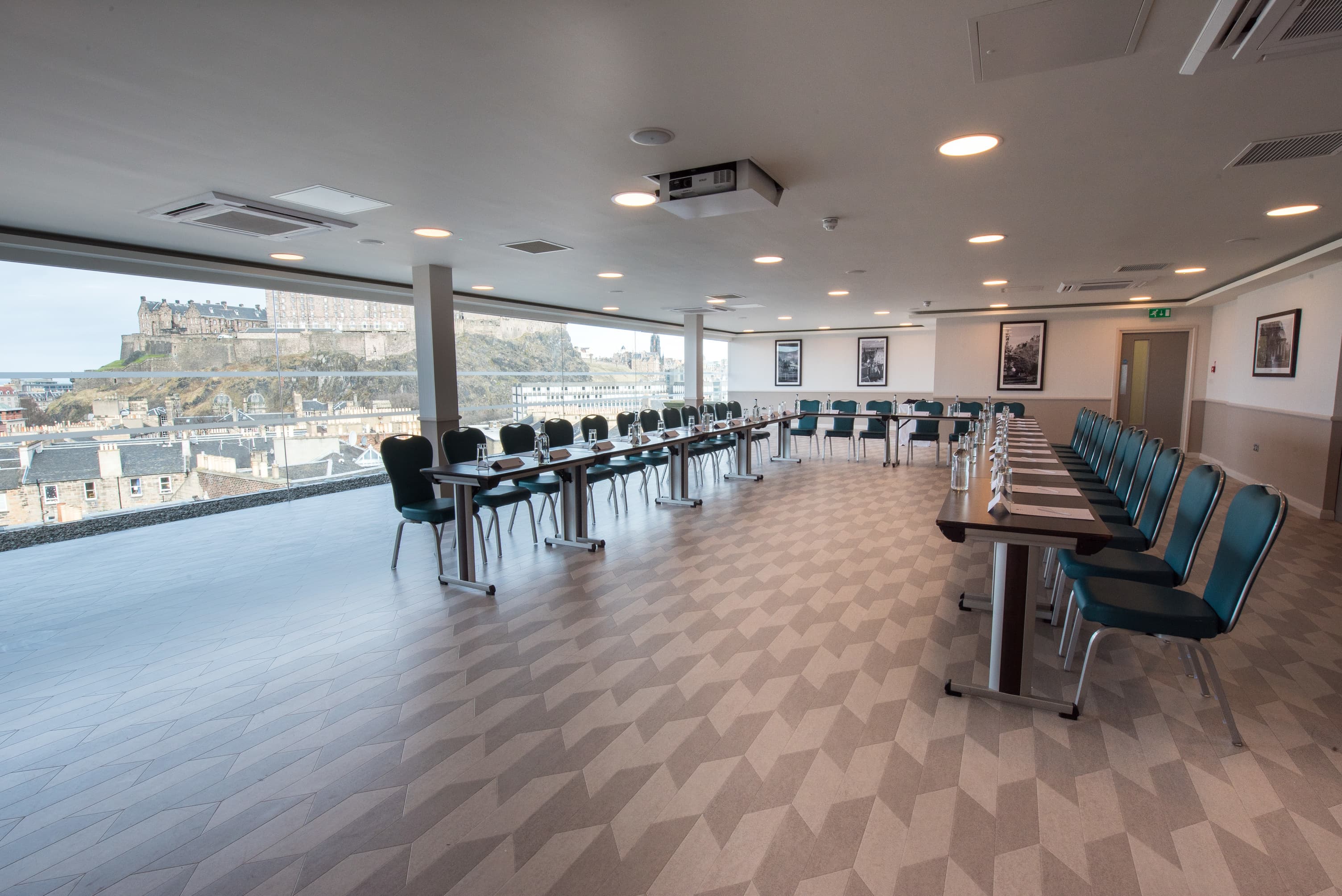 The Penthouse / Skybar, Doubletree By Hilton Edinburgh City Centre photo #21