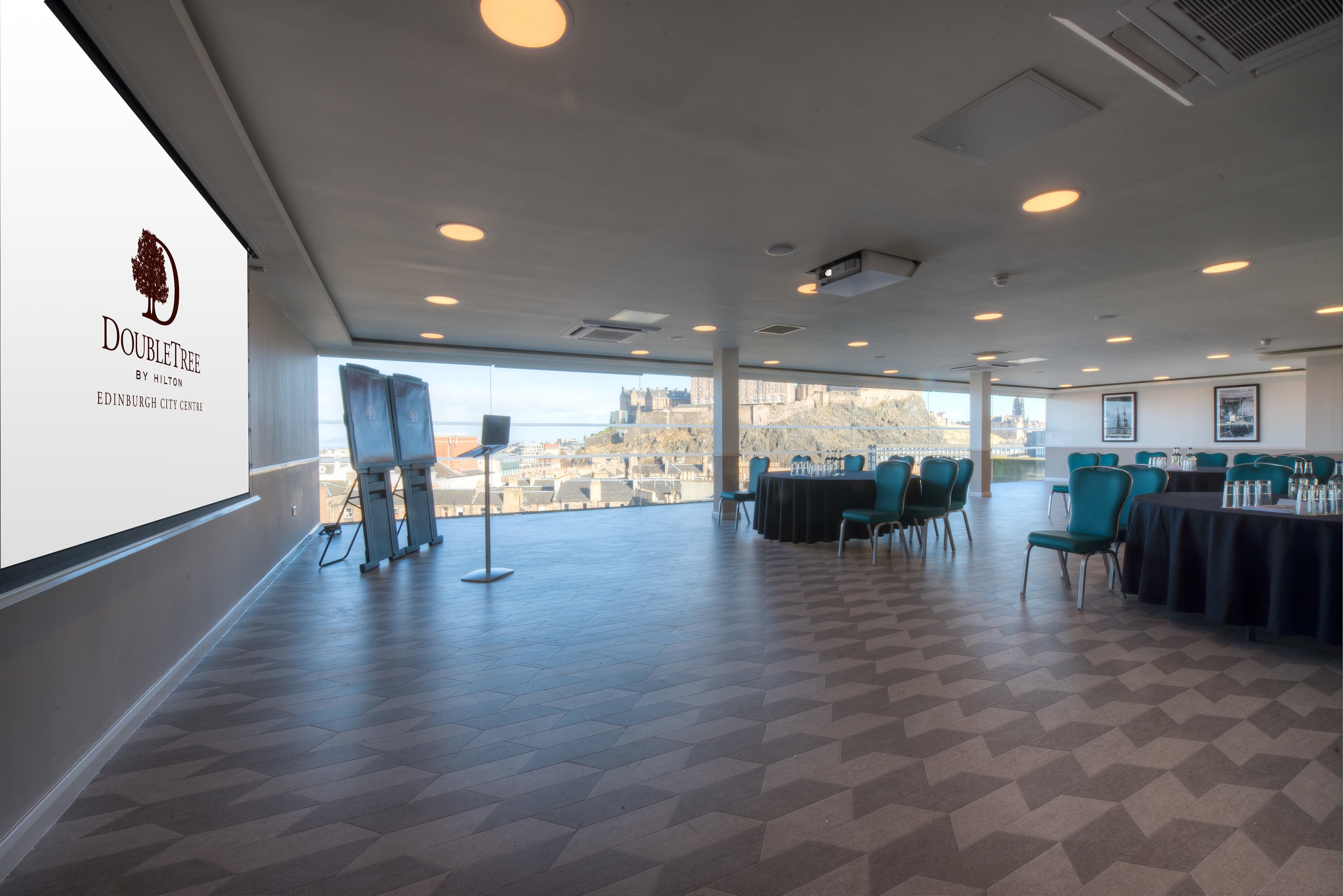 The Penthouse / Skybar, Doubletree By Hilton Edinburgh City Centre photo #11