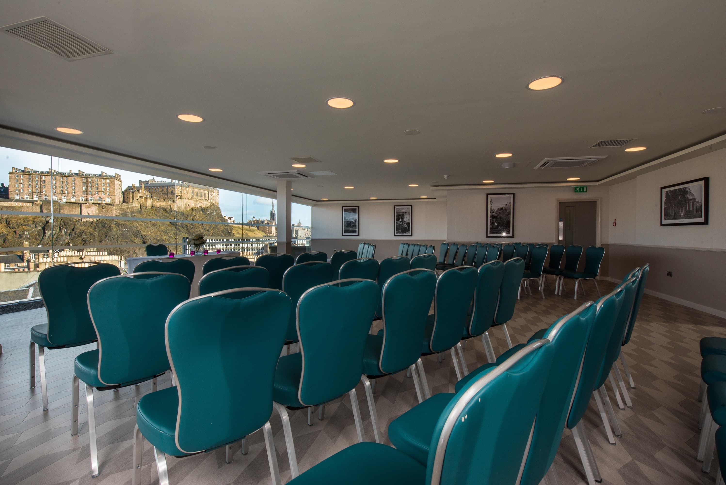 The Penthouse / Skybar, Doubletree By Hilton Edinburgh City Centre photo #15