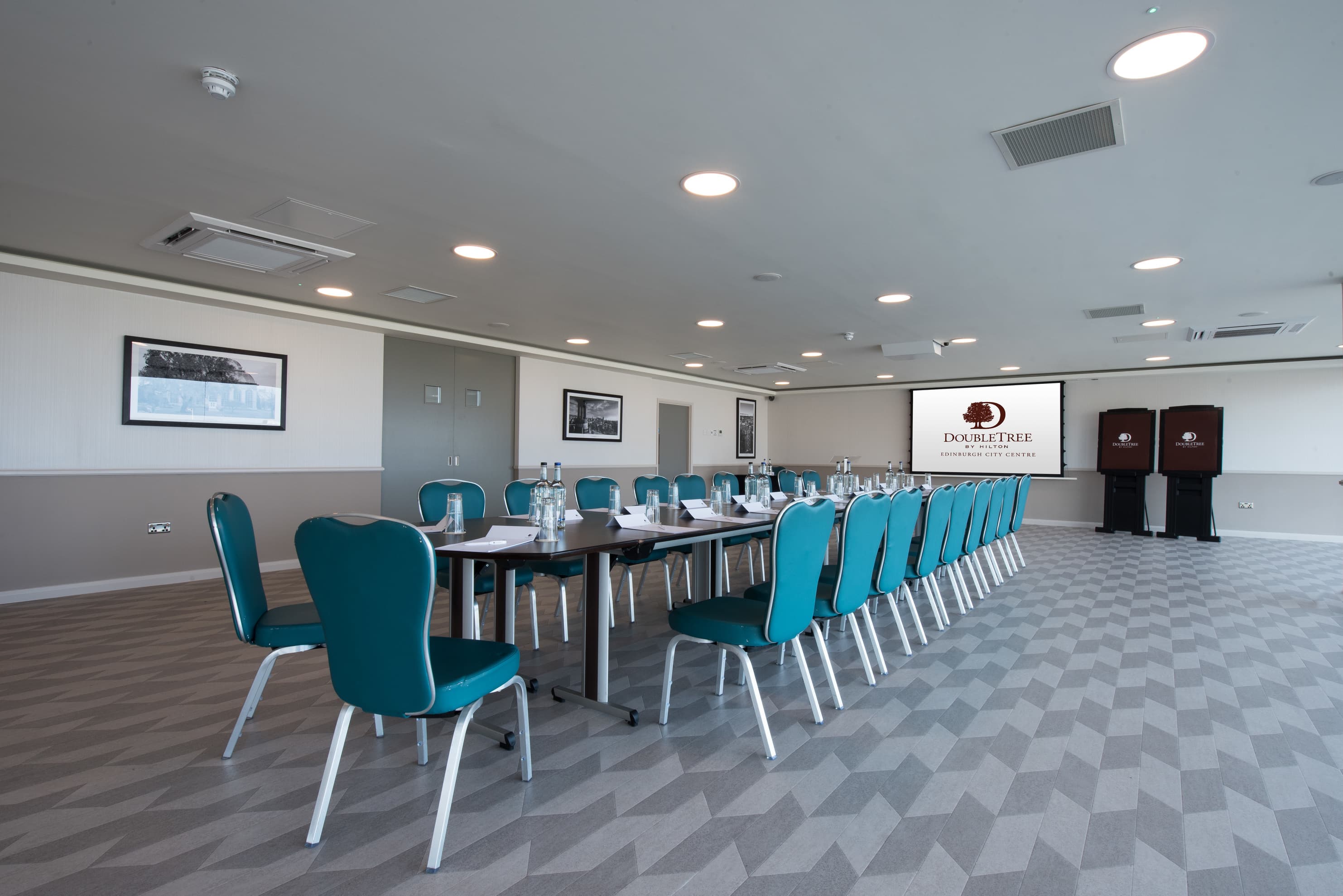 The Penthouse / Skybar, Doubletree By Hilton Edinburgh City Centre photo #4