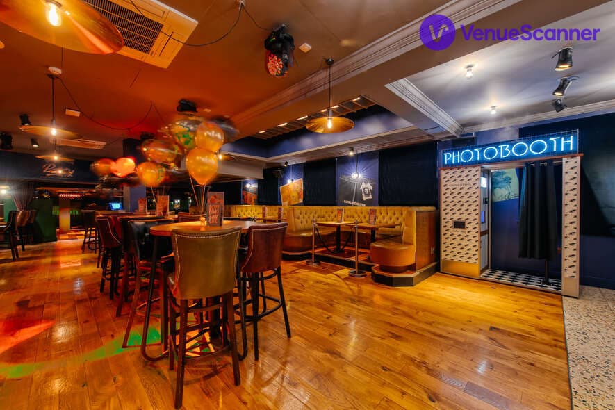 Revolution Cambridge, Clubroom photo #3