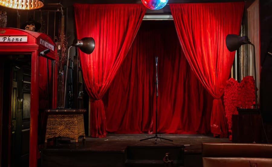 Photo of Ange Noir Café, Telephone Room