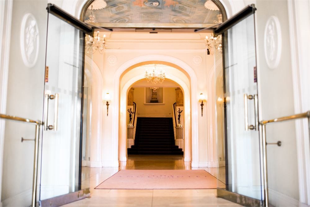 Photo of The Angel Hotel, Foxhunter