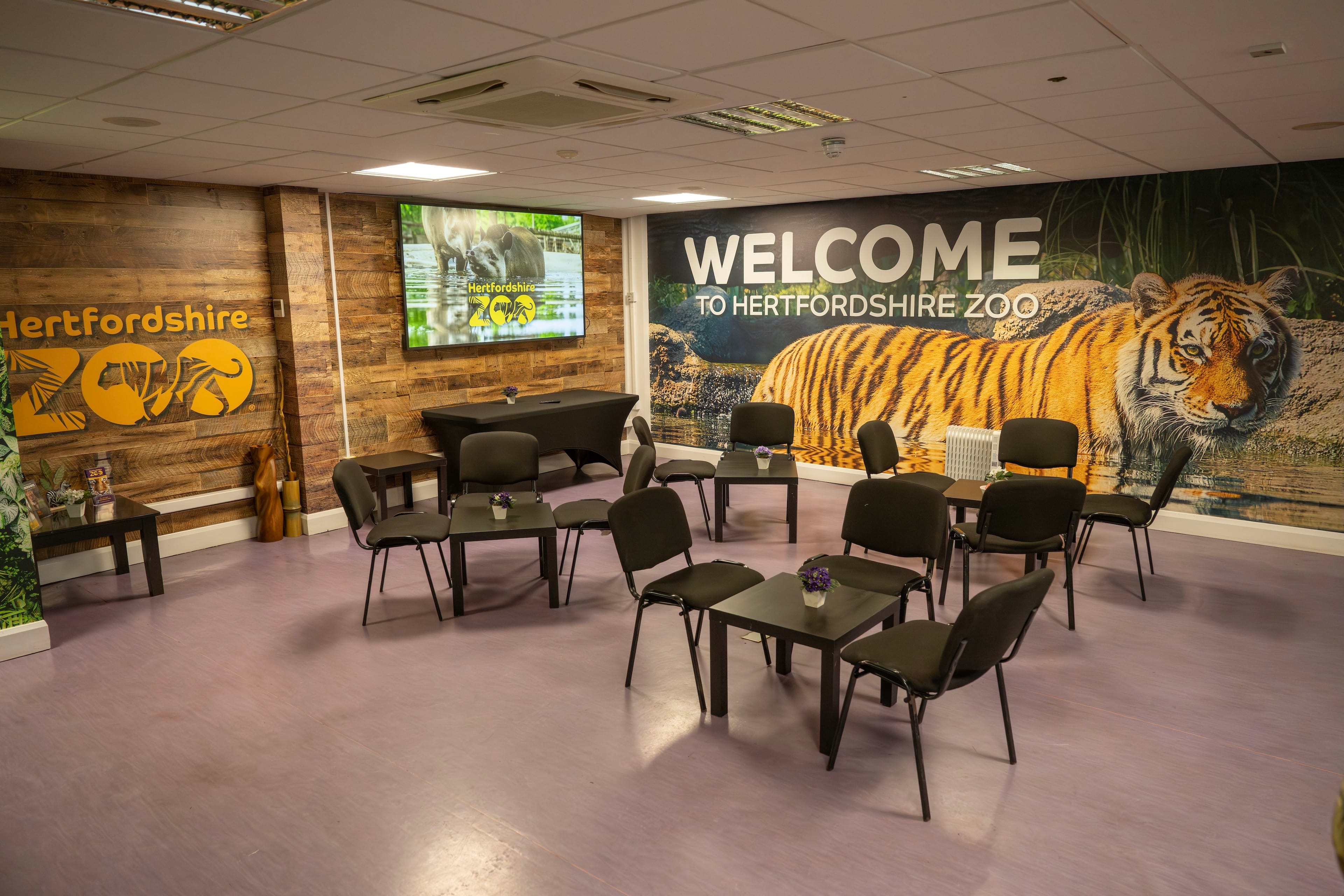 Photo of Hertfordshire Zoo, Zoo HQ Hub