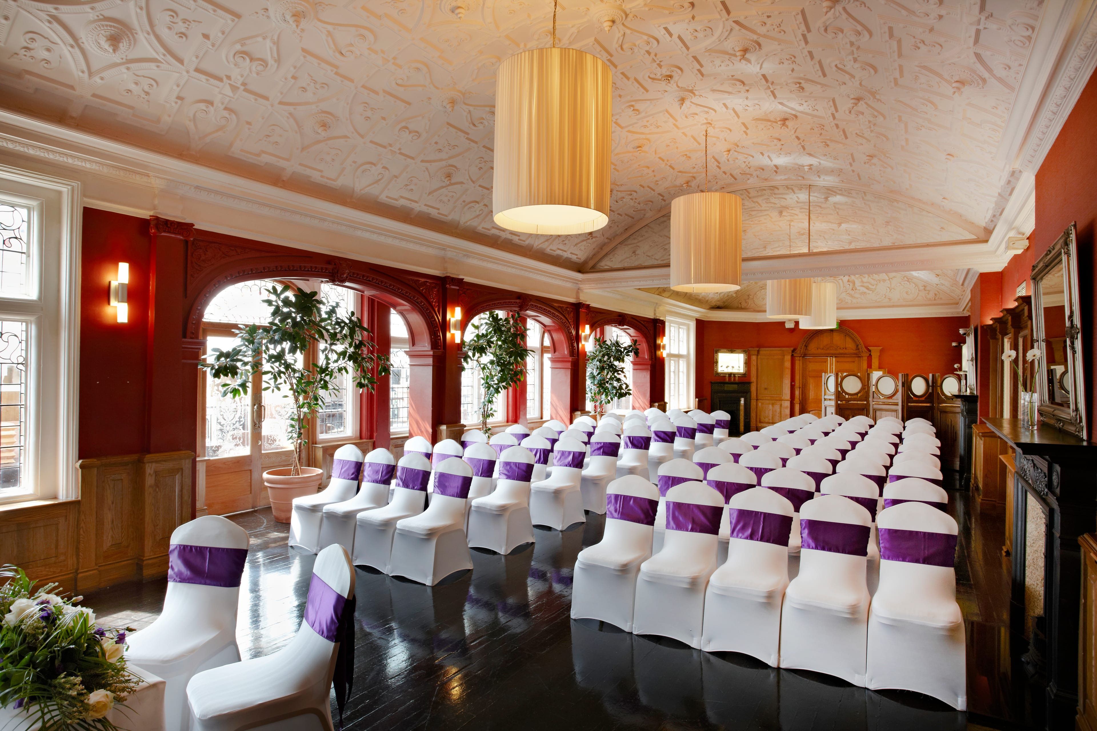 Photo of The Crown London Hotel, Sala Room