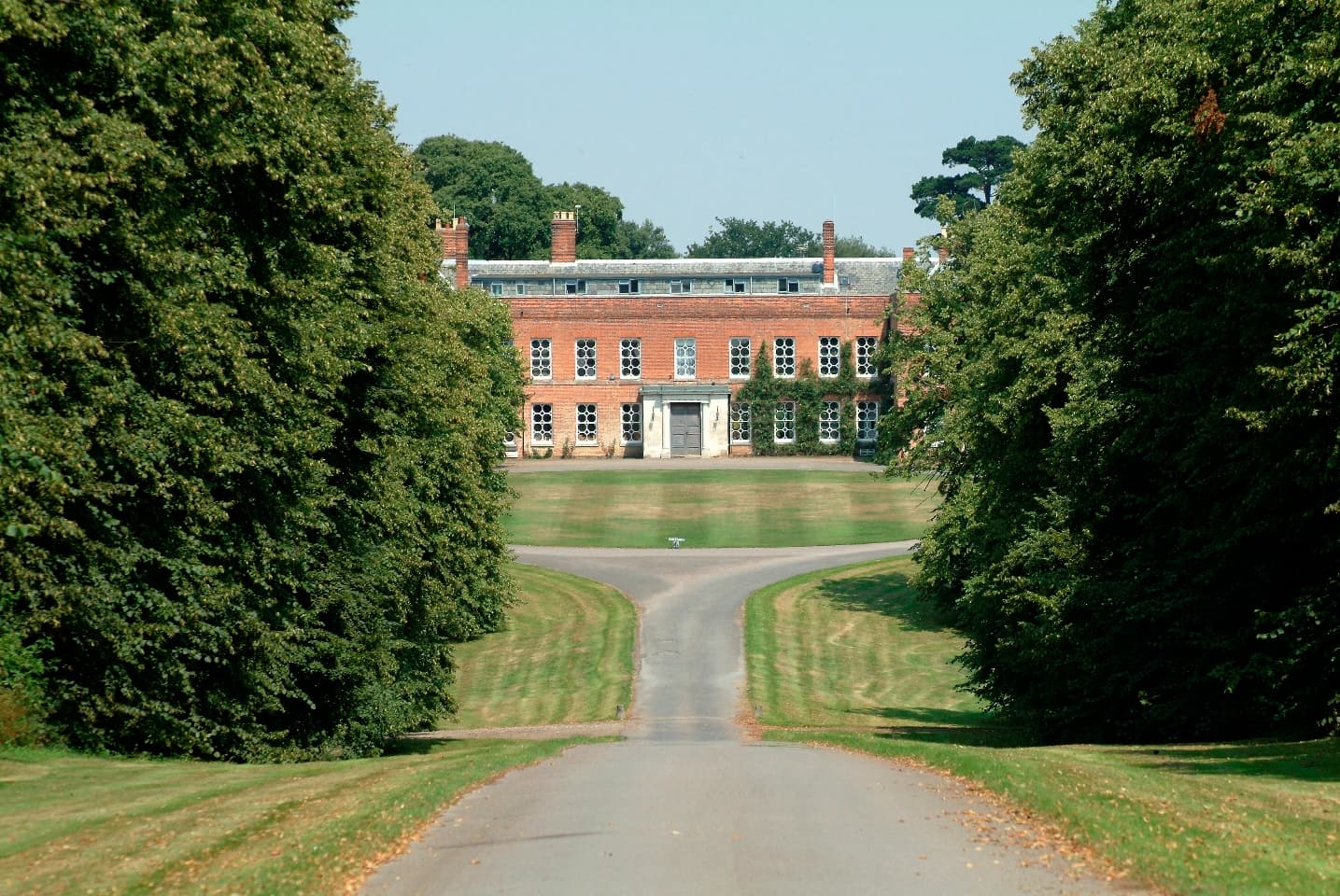 The Pavilion And Walled Garden, Braxted Park Estate photo #21