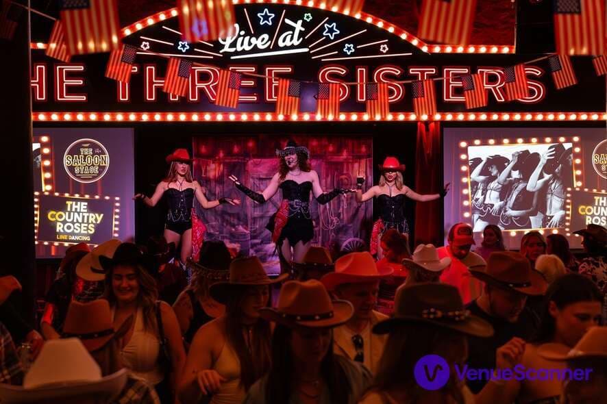 The Three Sisters, LIVE Room photo #3