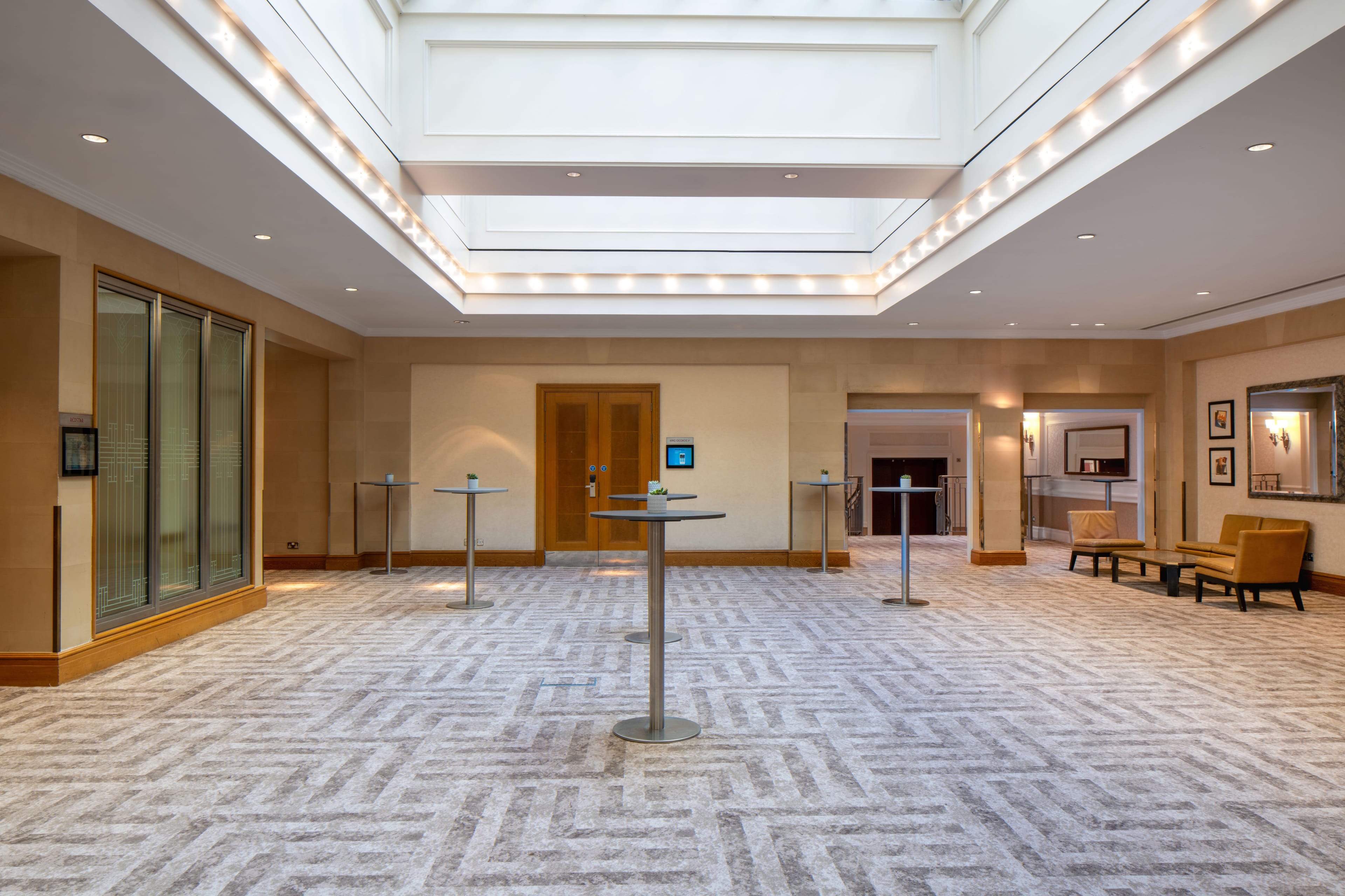 Photo of Hilton London Paddington, Comet
