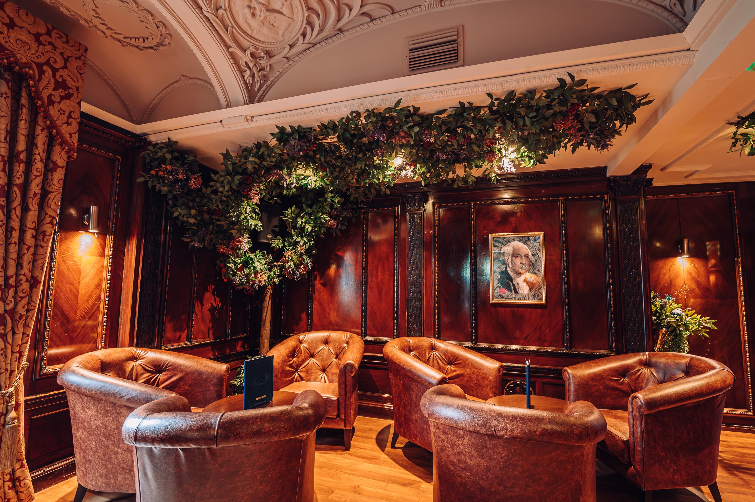 VIP Lounge, Illuminati Cocktail Bar photo #1