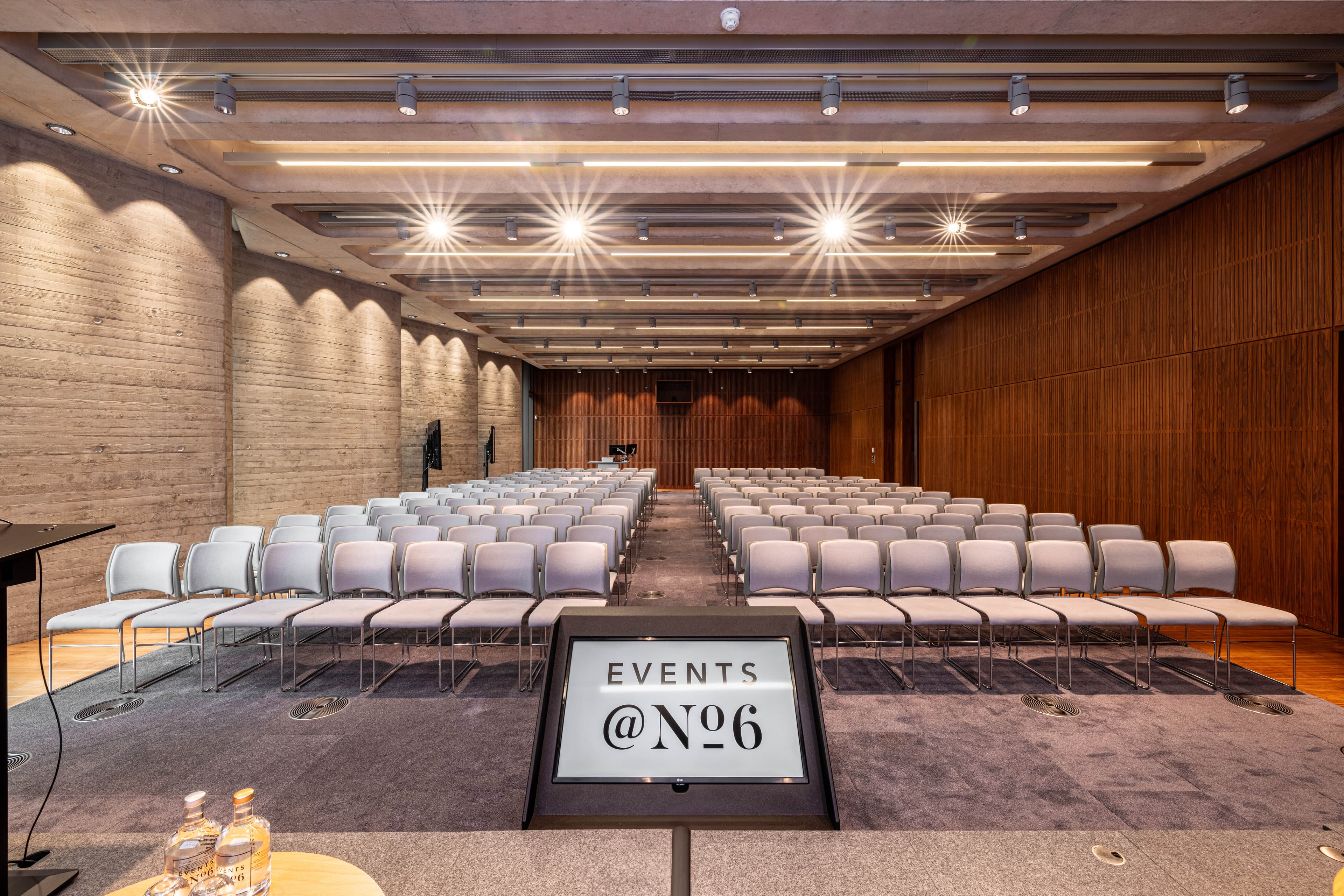 Alie Room, Events @ No 6 photo #2