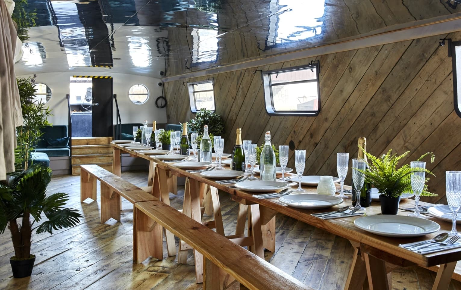 Mary Read - Canal Boat, Studio 9294 & Number 90 photo #3