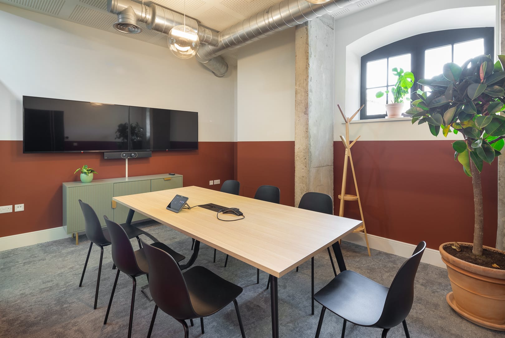 Photo of Riley Studios, Trew