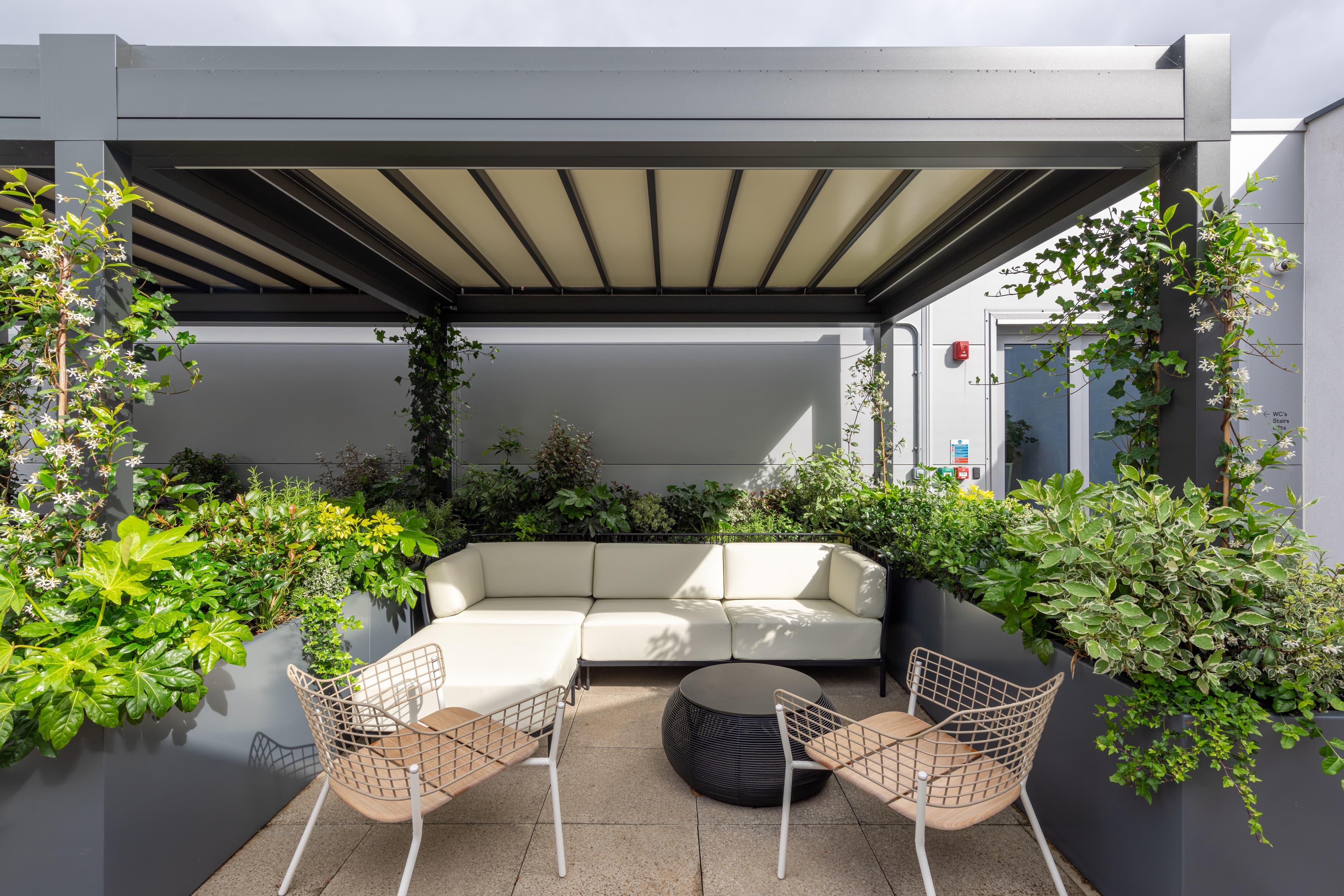 Roof Terrace, 100 Embankment photo #4
