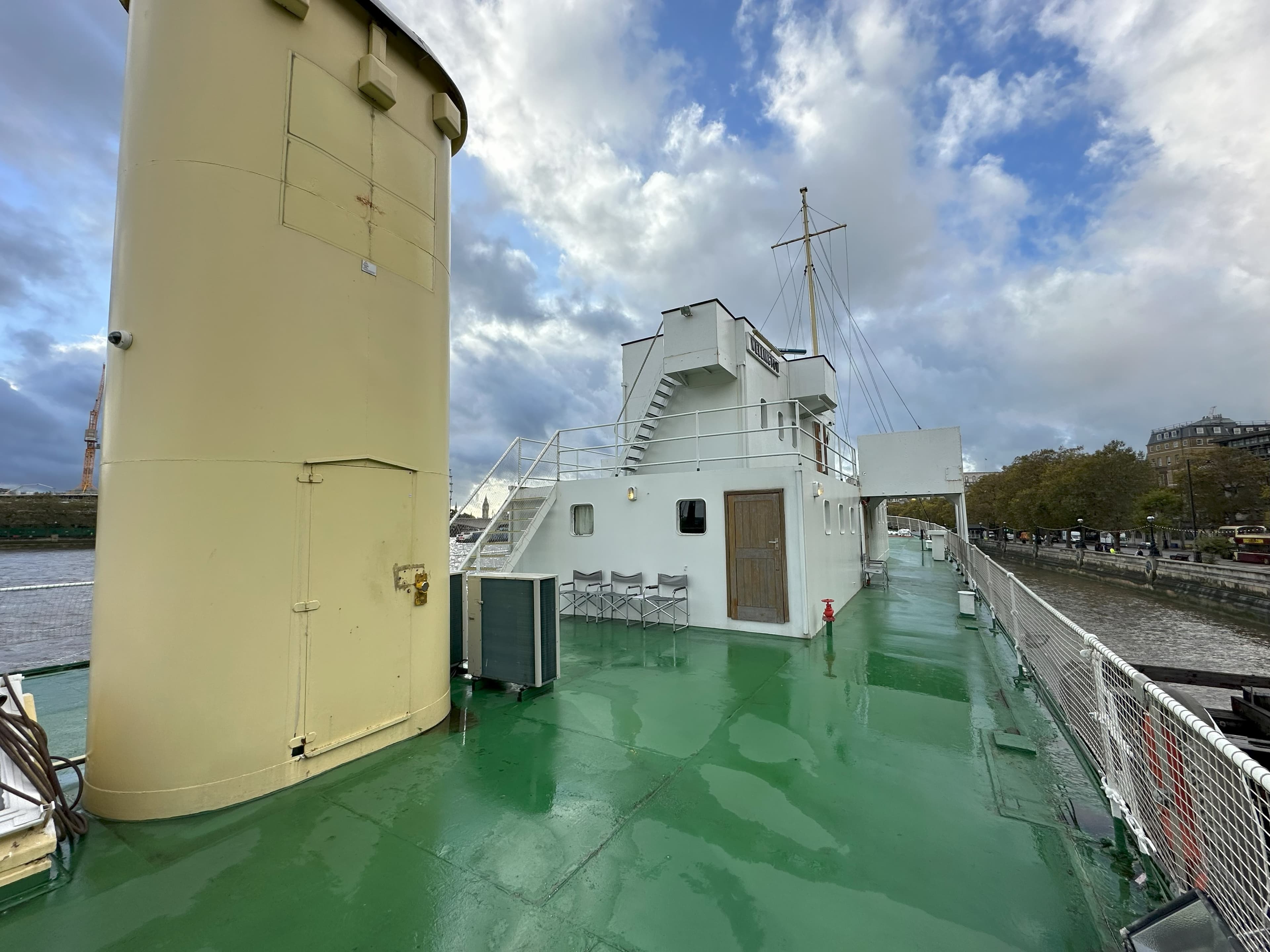 Boatdeck, Wellington On The Thames photo #1