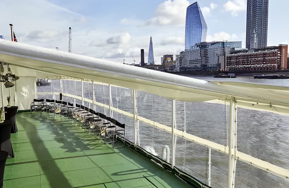 Quarterdeck, Wellington On The Thames photo #1