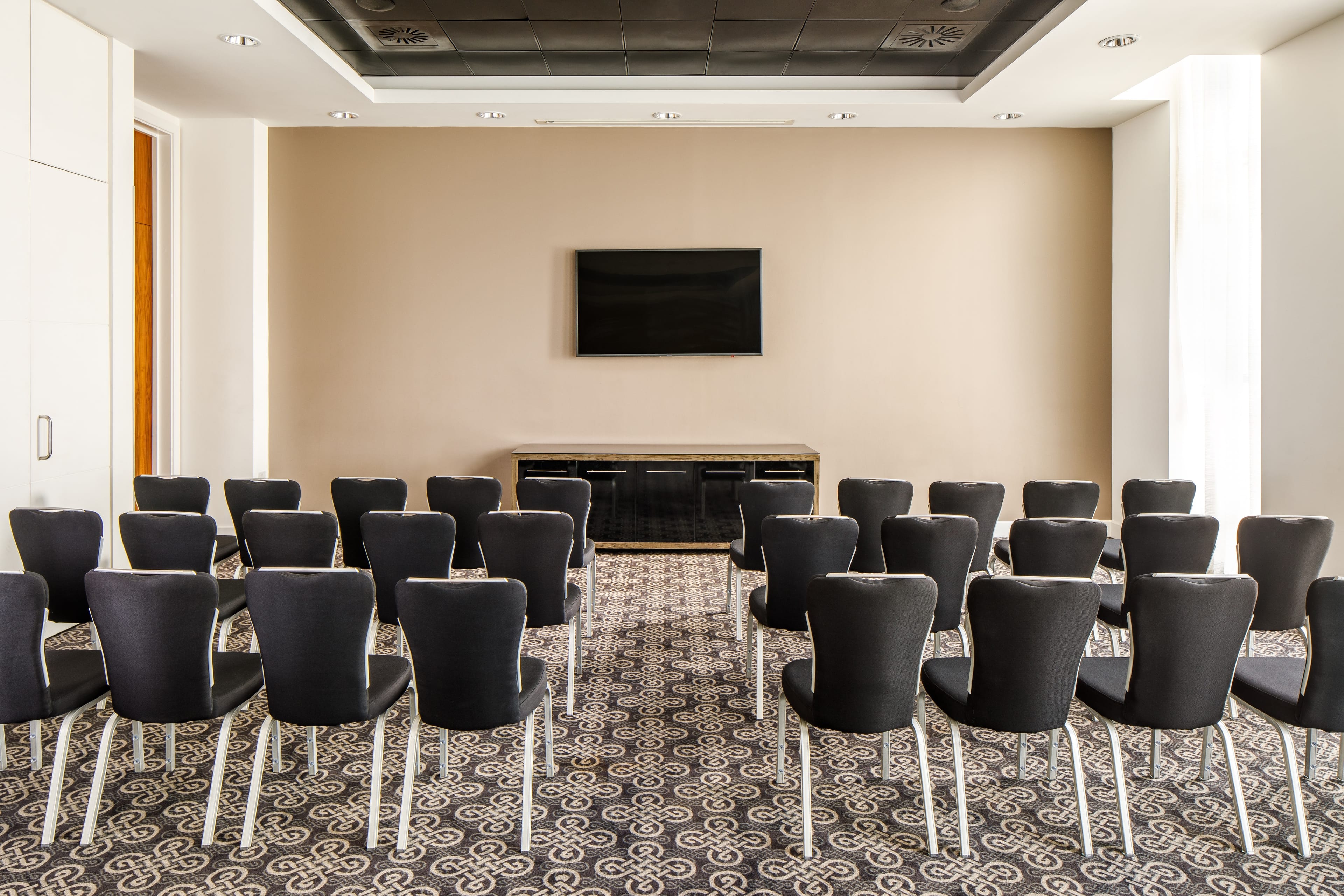 Photo of Majestic Hotel Cardiff, Rosso Suite