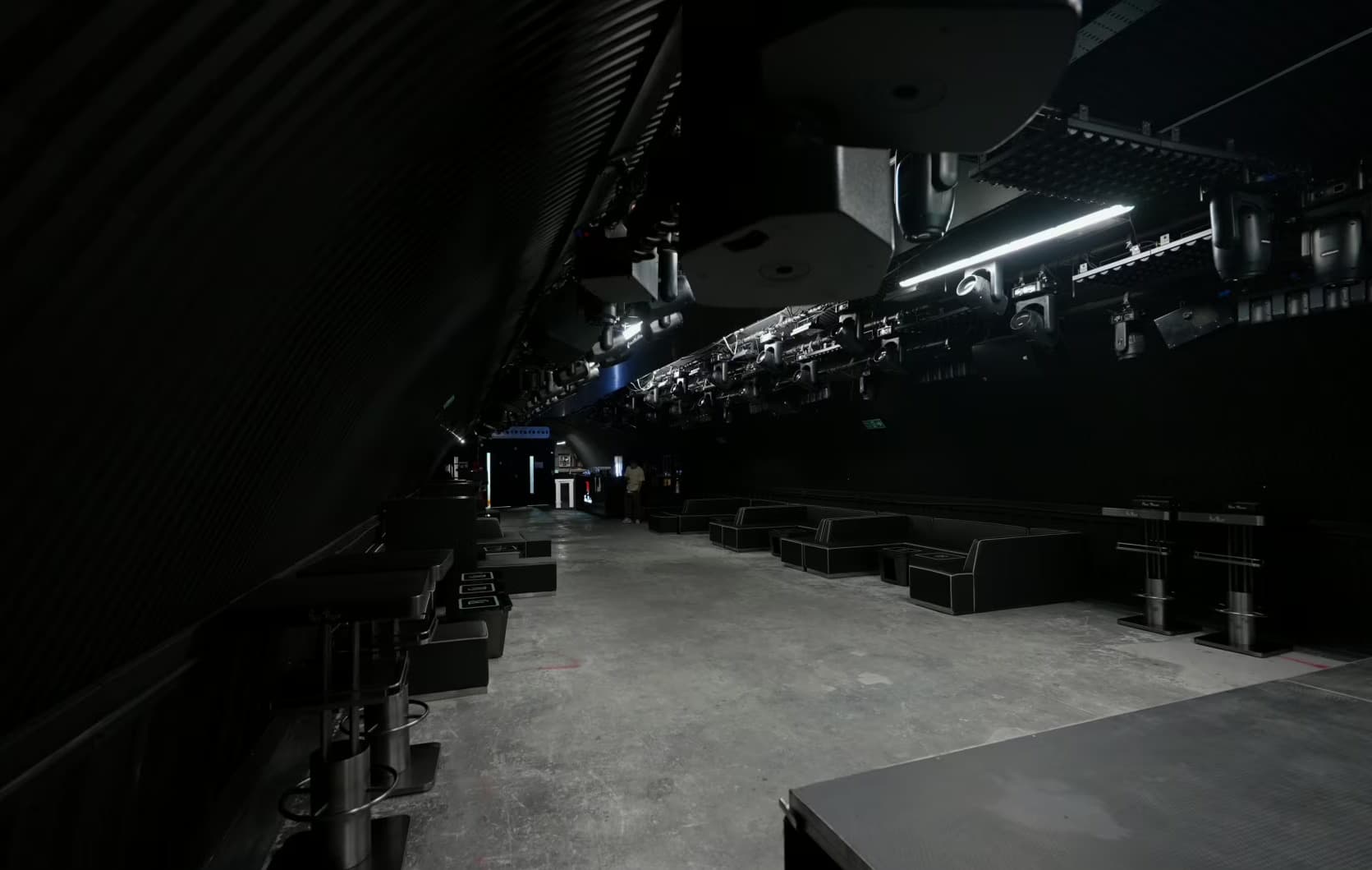 Main Room, Bee Noir photo #2