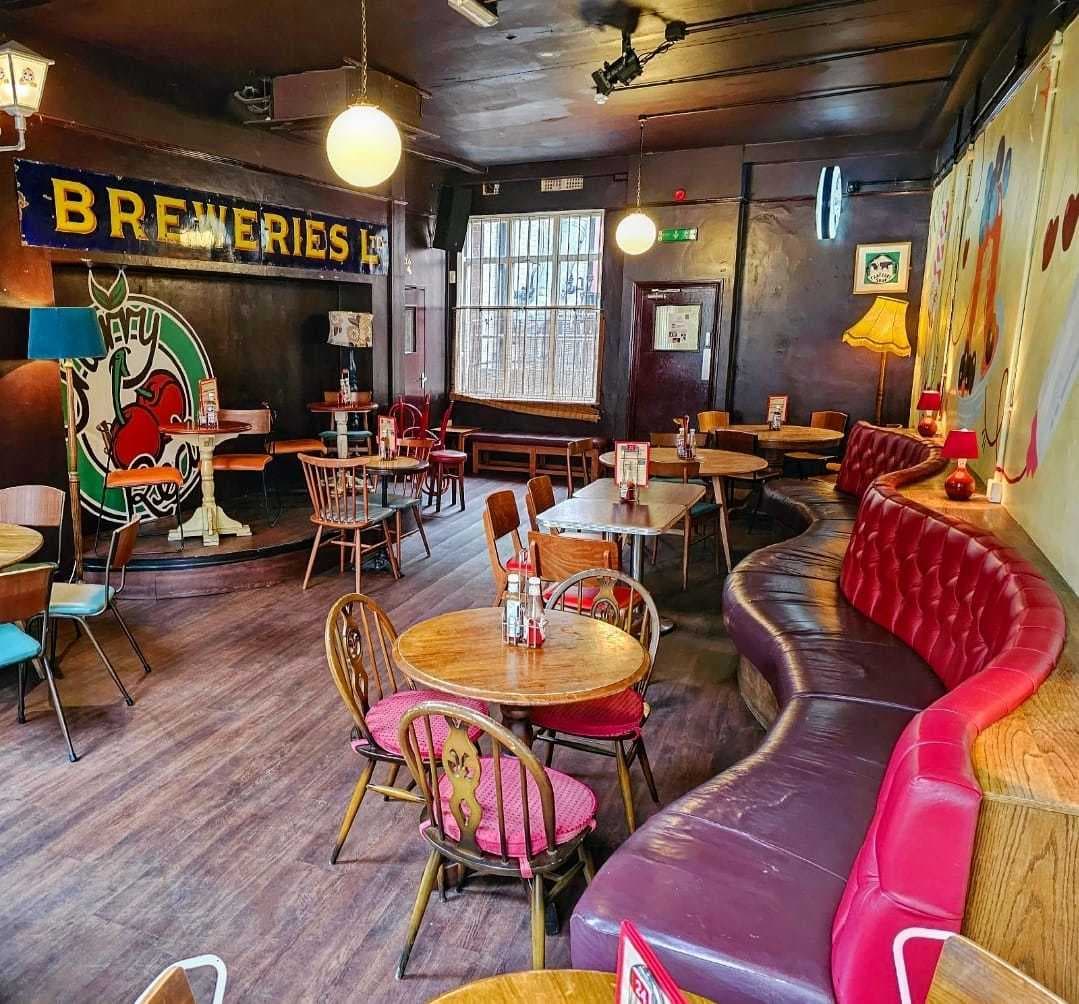 Bosta Room, Cherry Reds Cafe Bar photo #2