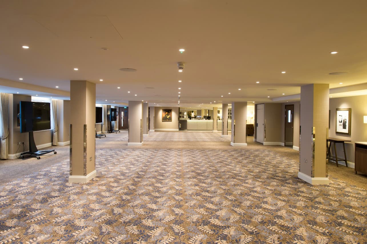 El Alamein & Trafalgar Suite, Victory Services Club photo #5