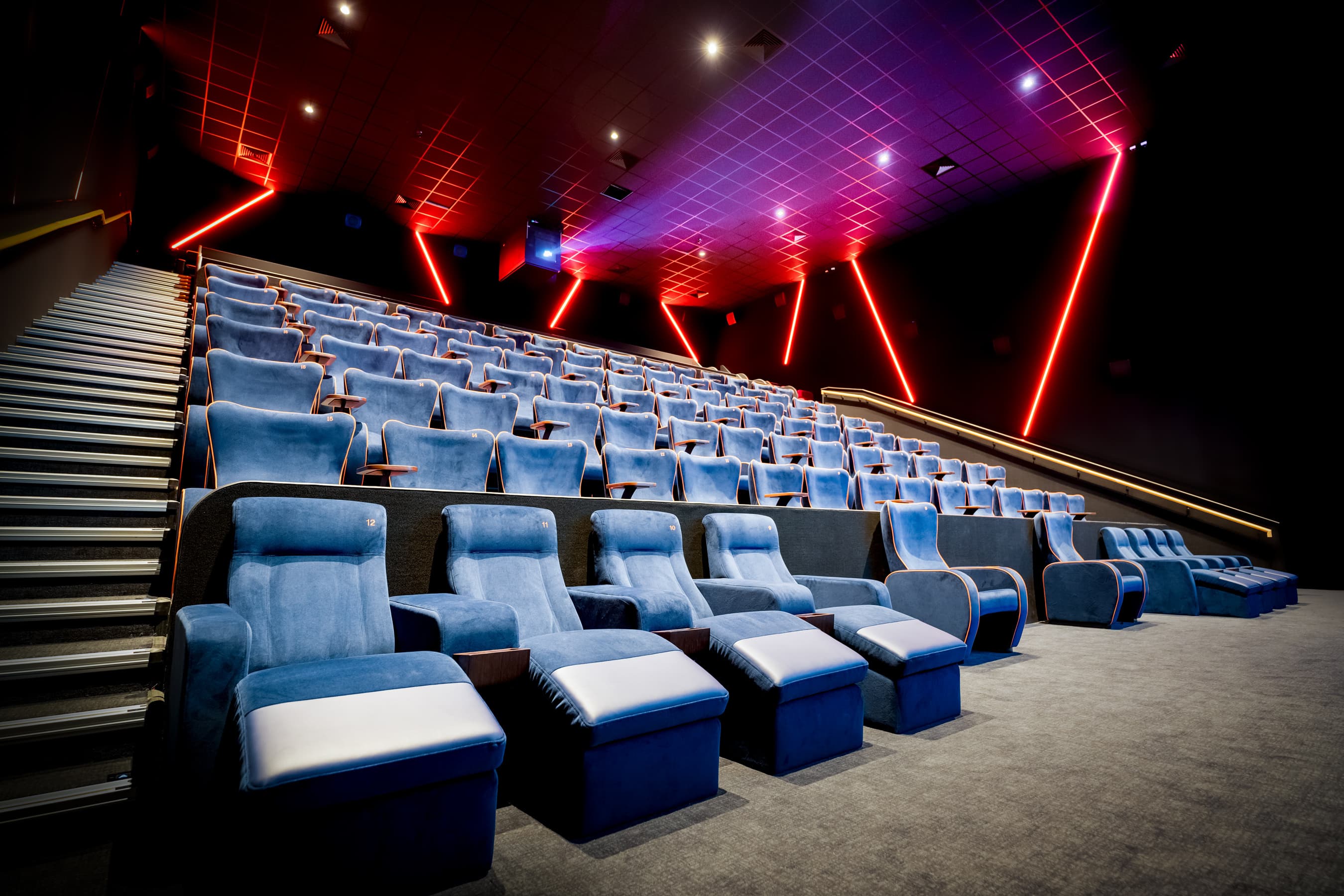 Private Screens At The Light, The Light, Redhill photo #3