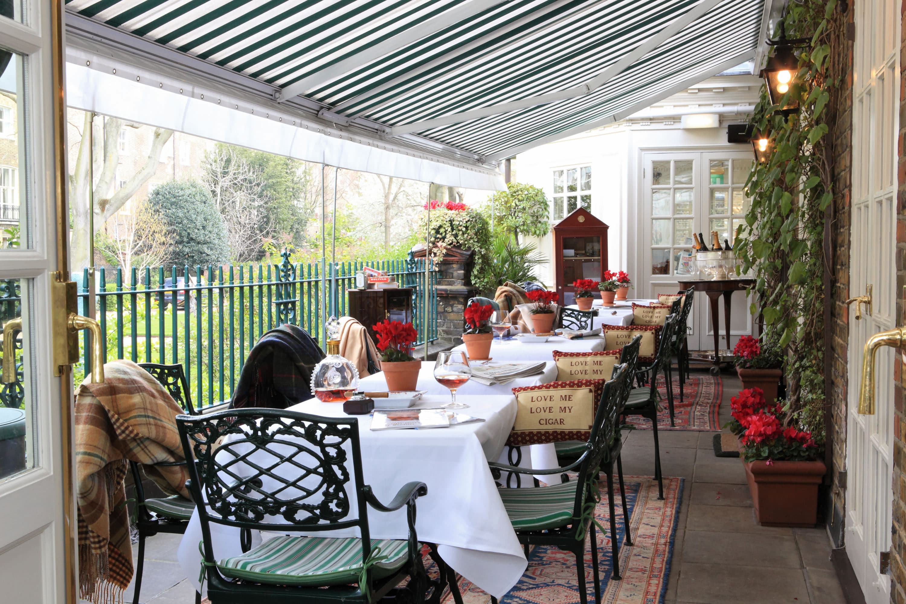 Leopard Bar Terrace, The Montague On The Gardens photo #2