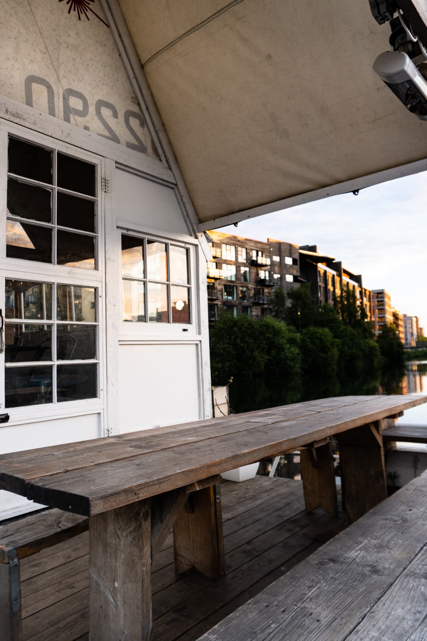 Canopy Dining Room, Barge East photo #3