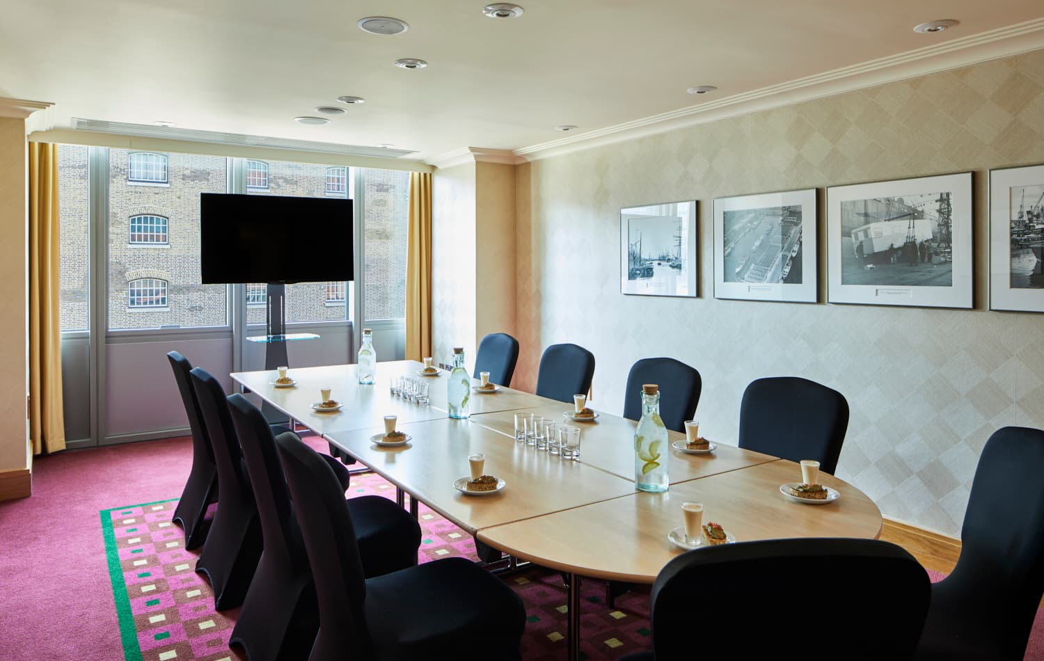 Ebony Room, London Marriott Hotel Canary Wharf photo #1