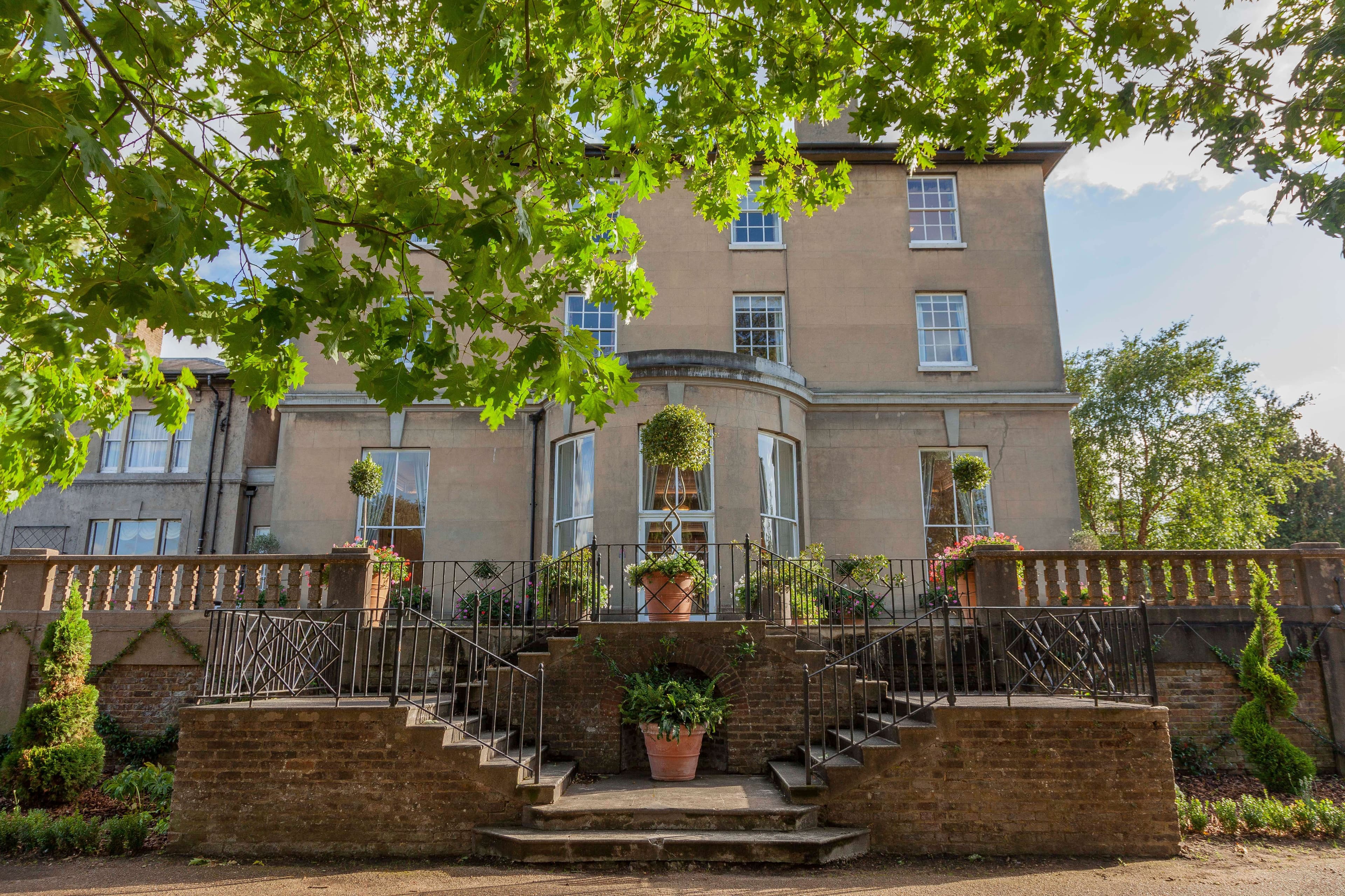 Surrey & Cedar, Oatlands Park Hotel photo #11