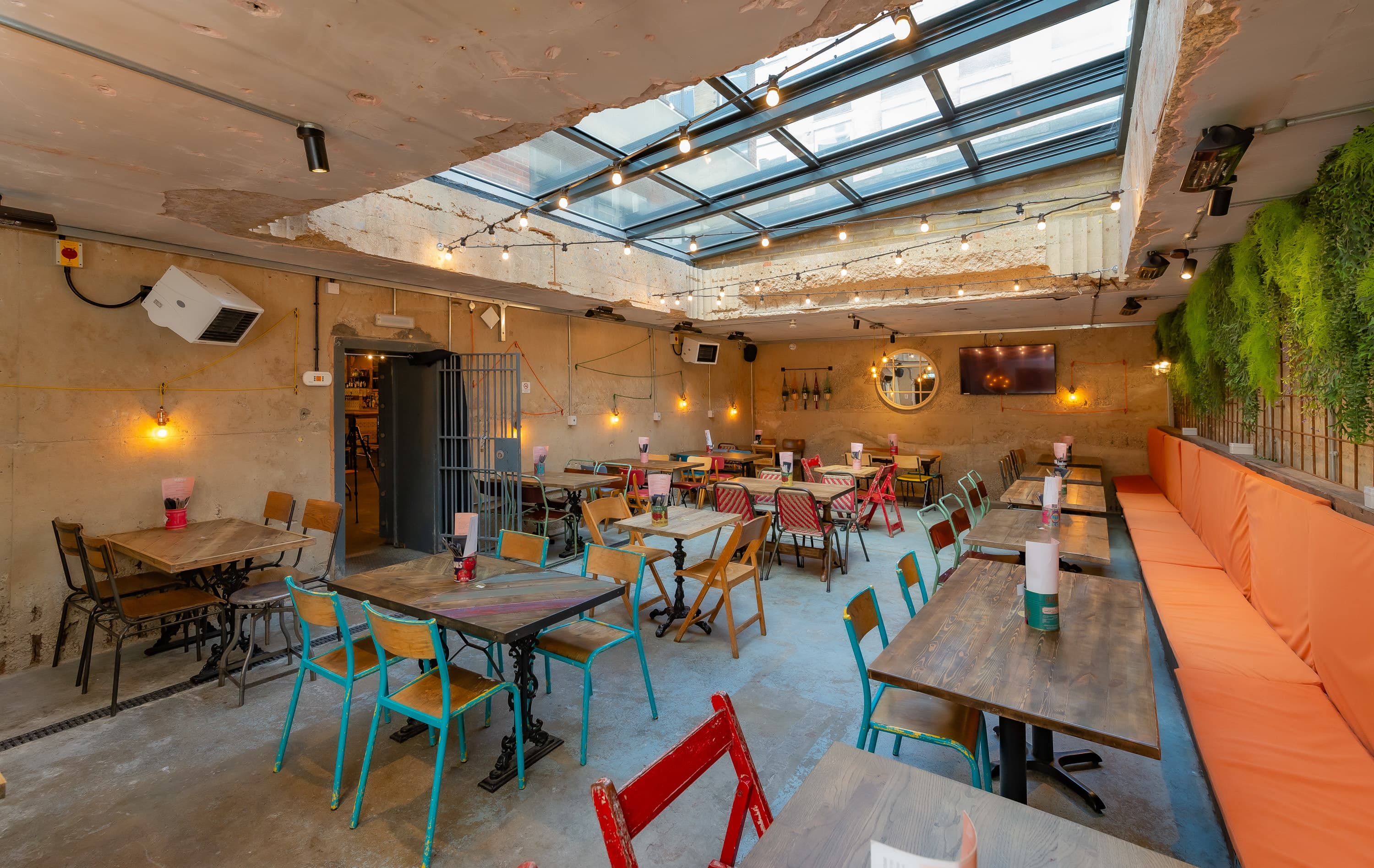 The Vault, Market House Reading photo #2