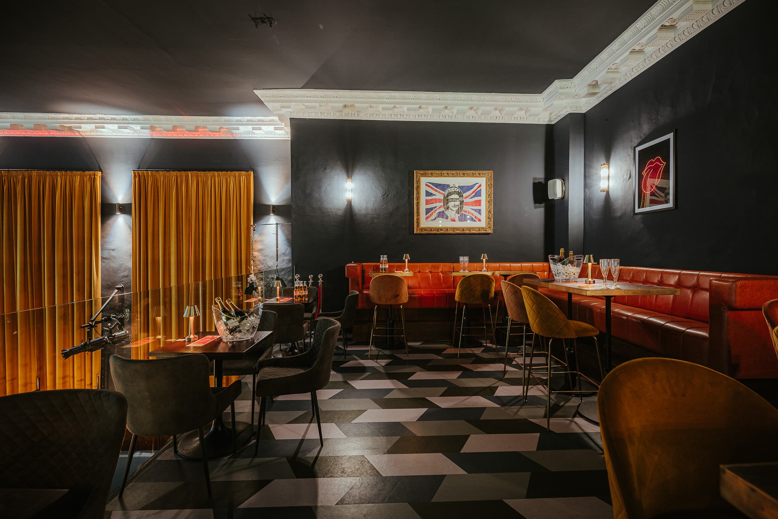 Mezzanine, Amazing Grace photo #1