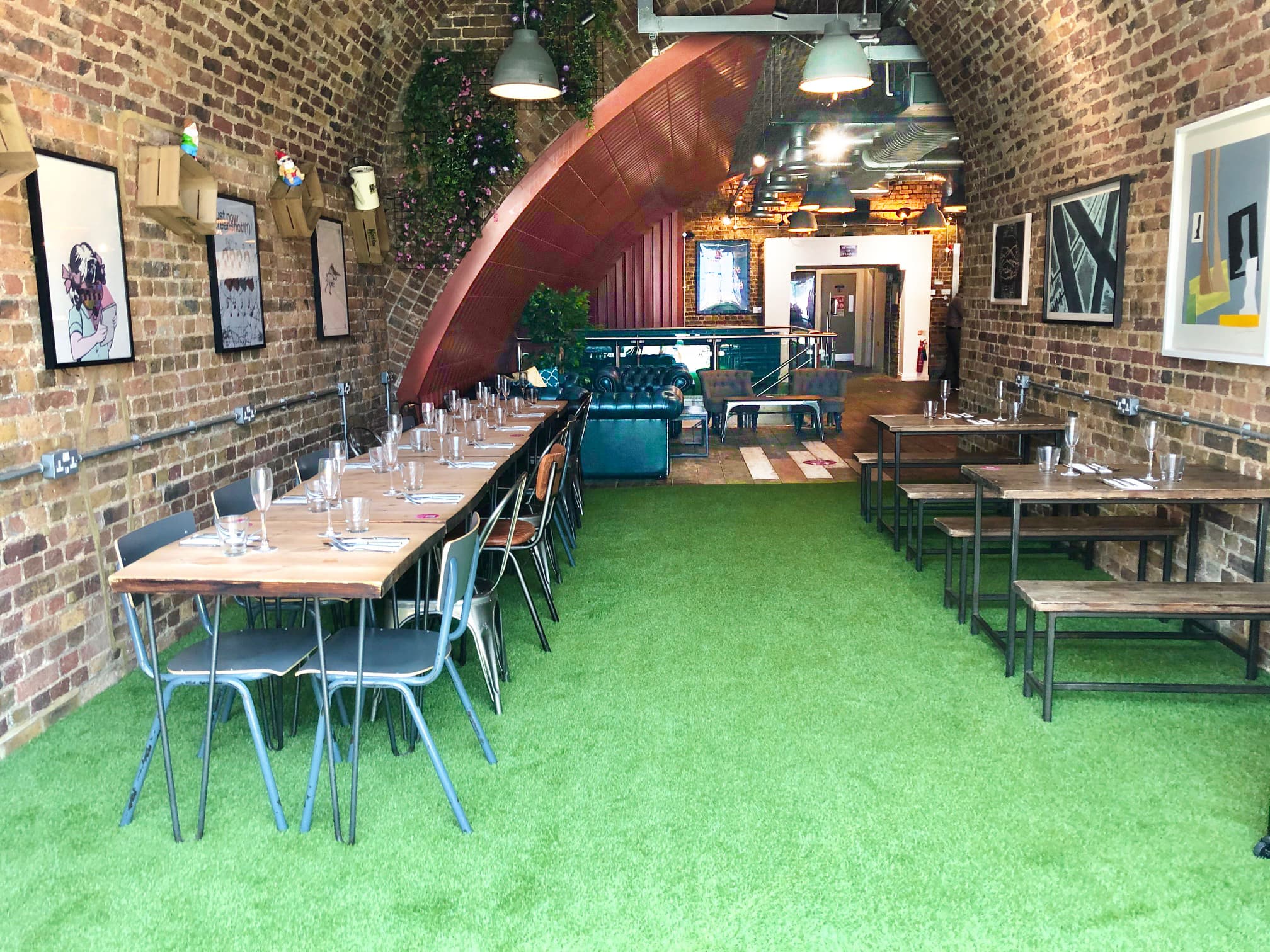 Inside Garden Arch, SAMA Bankside photo #1