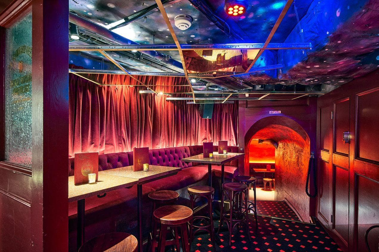 Full Venue, The Escapologist photo #2