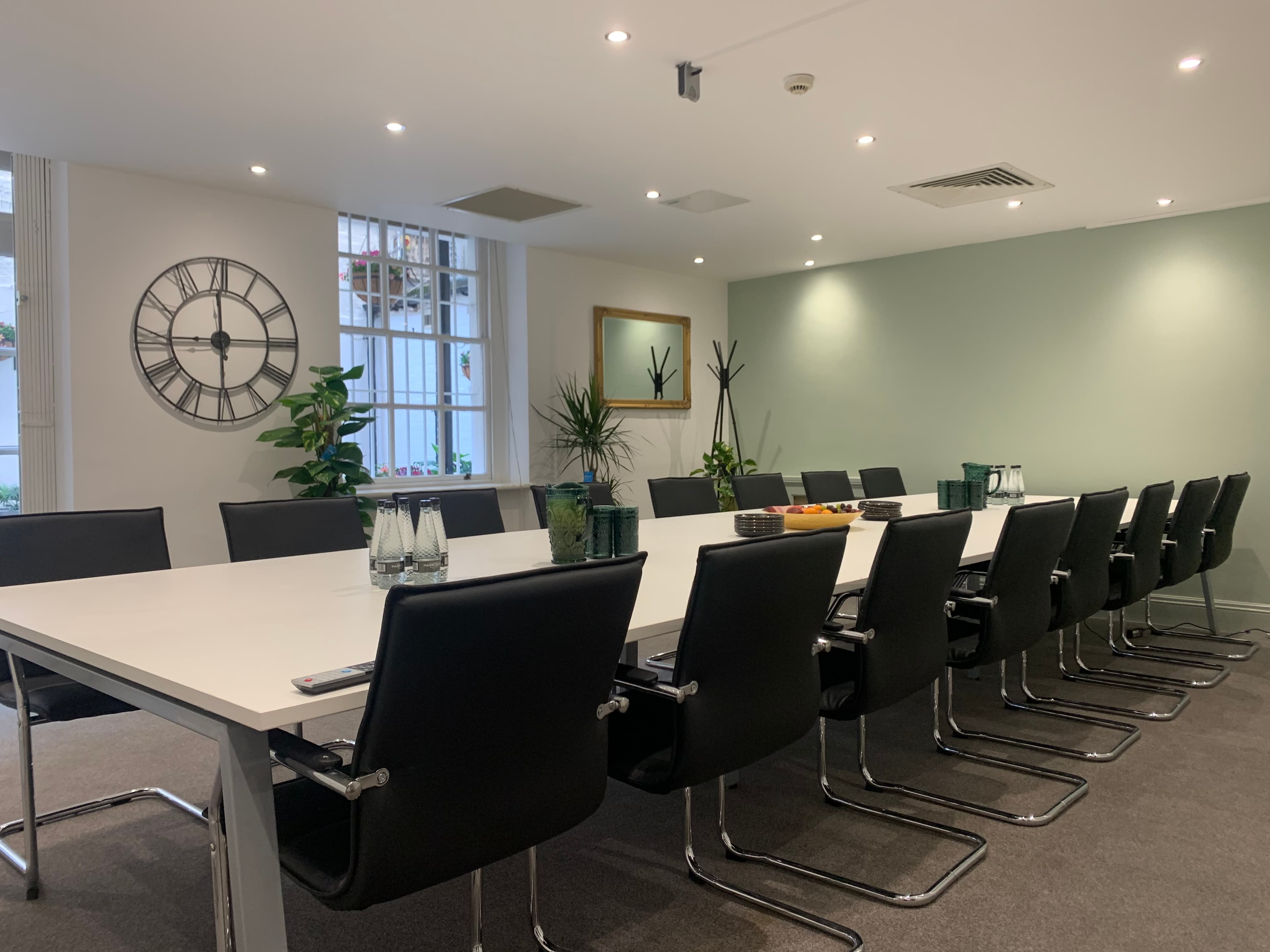 Buckingham, Citibase London Victoria Catherine Place photo #2