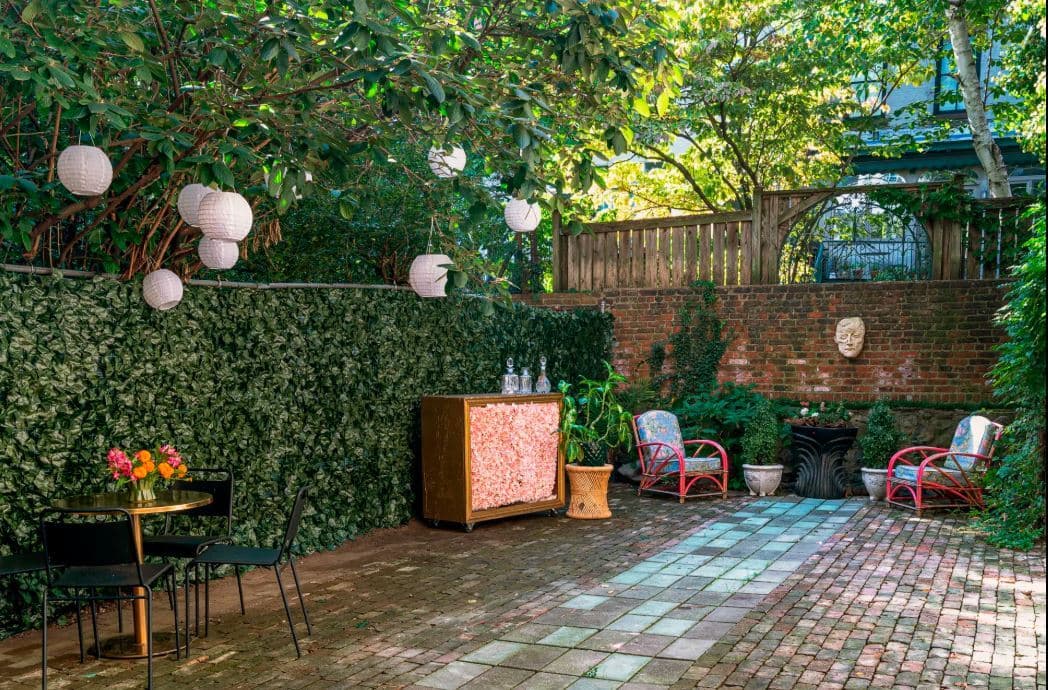 Garden, Wanderlustre photo #1