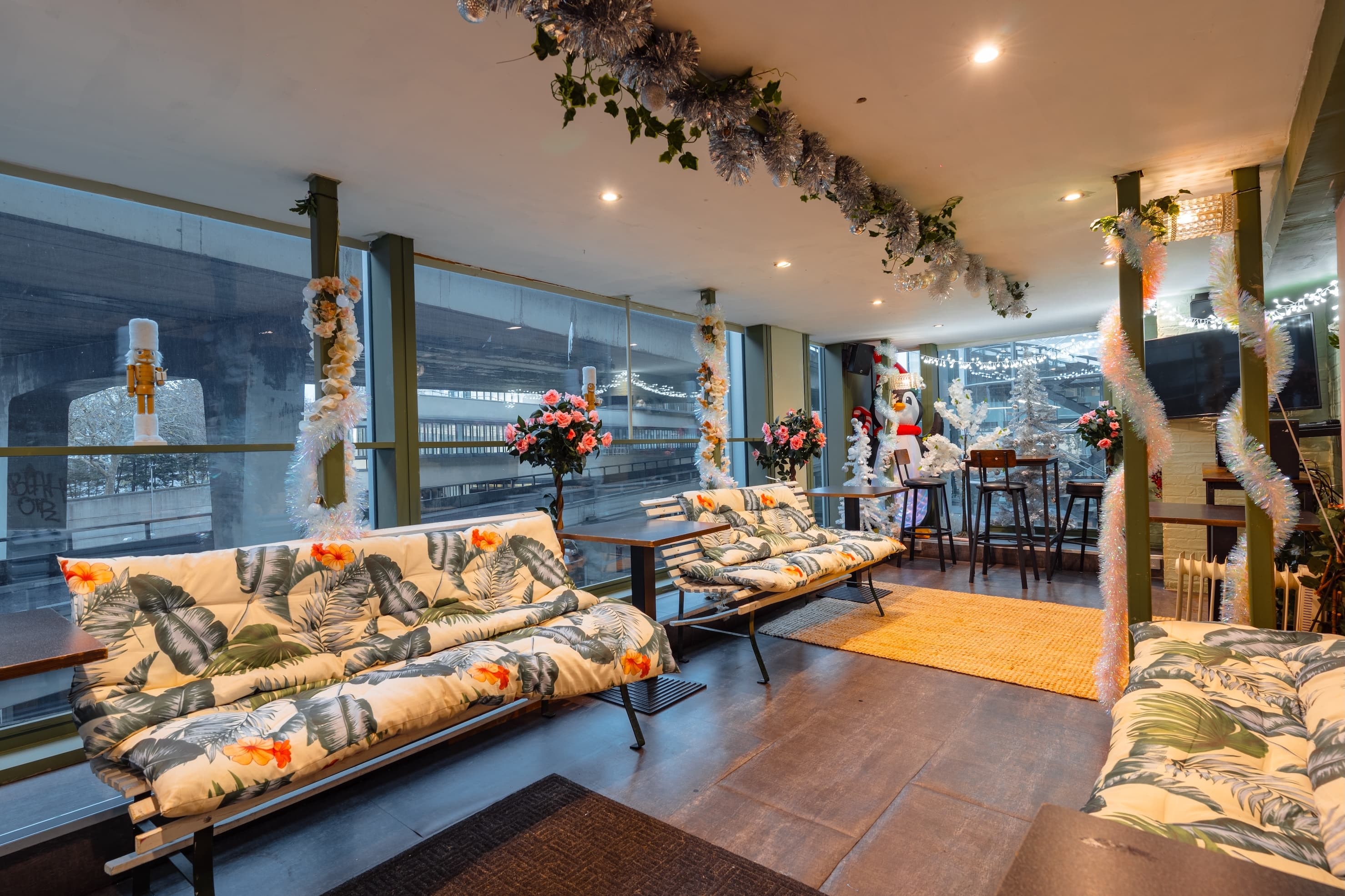 Skylark Roof Garden, Huckster London photo #39
