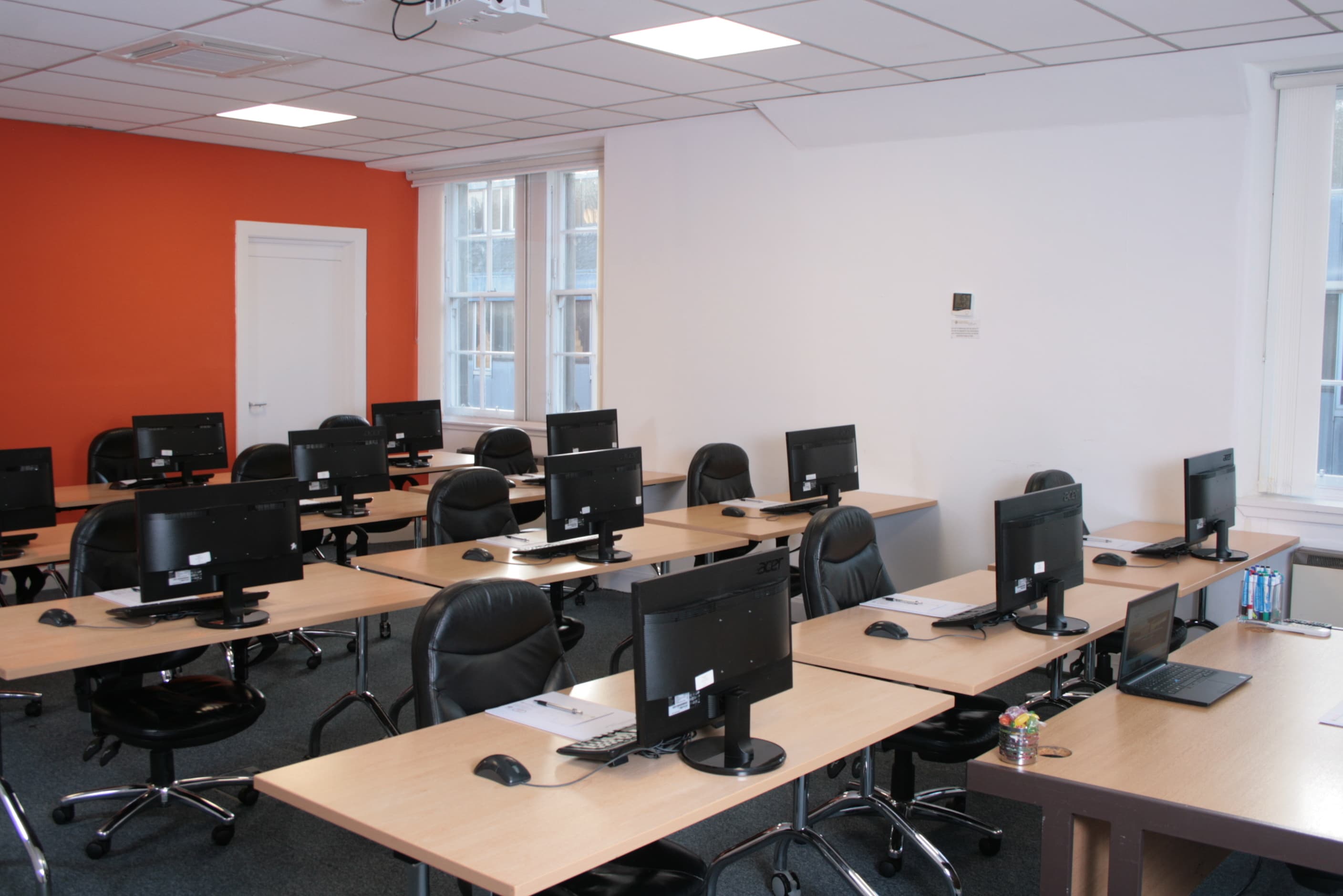 I.T. Training Facilities, Edinburgh Training And Conference Venue photo #3