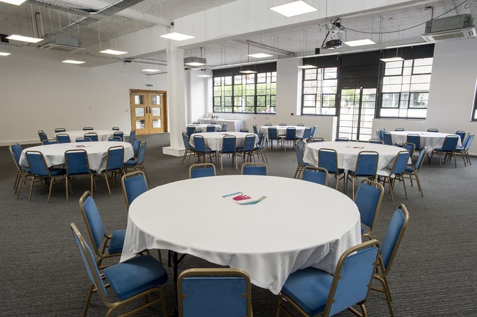 Reception & Mezzanine, Showroom Workstation photo #3