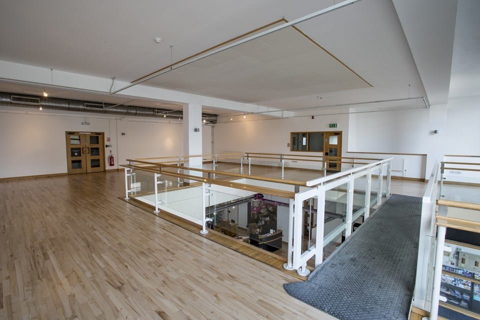 Photo of Showroom Workstation, Reception & Mezzanine